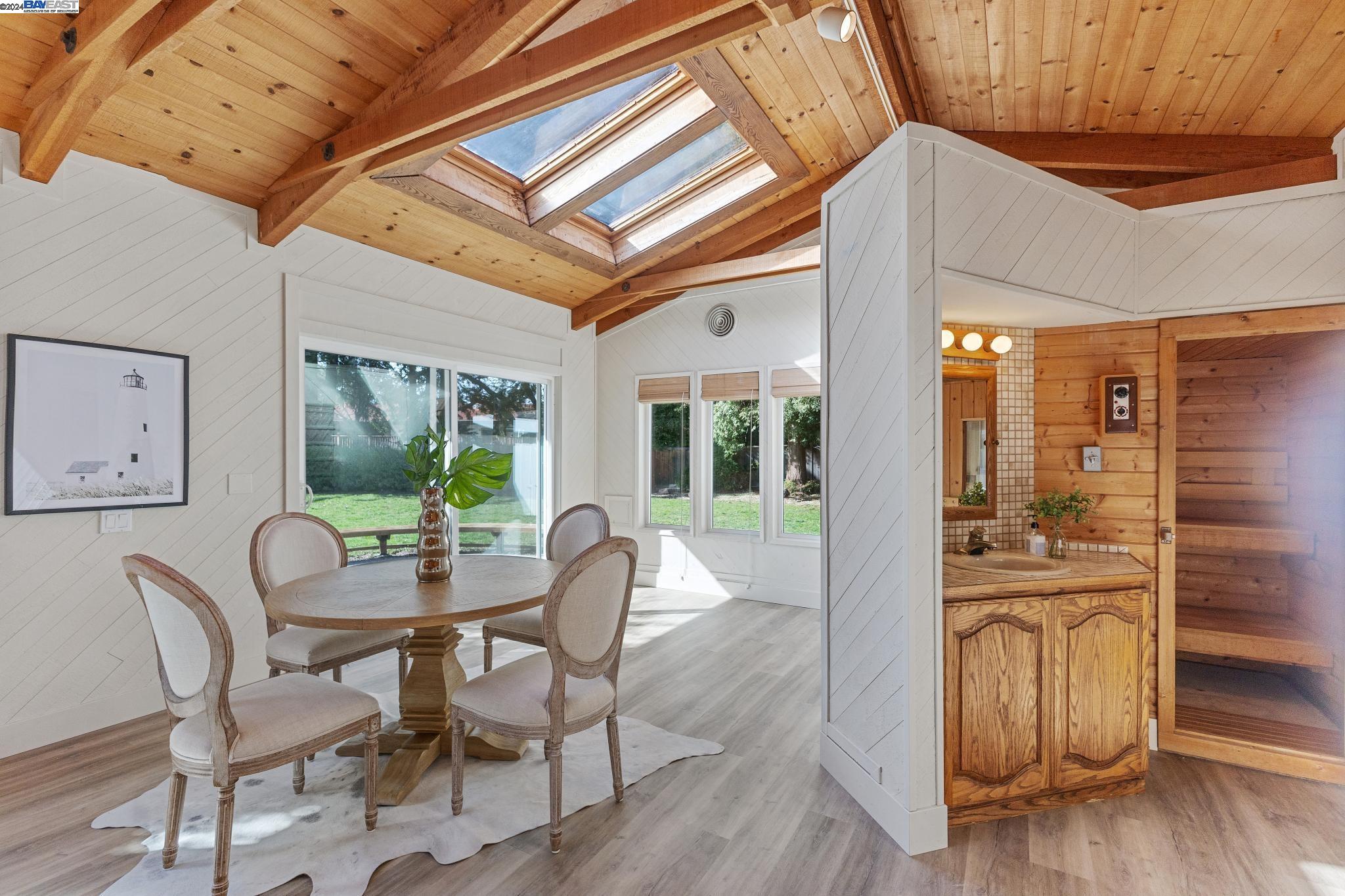 2439 Royal Oaks Drive