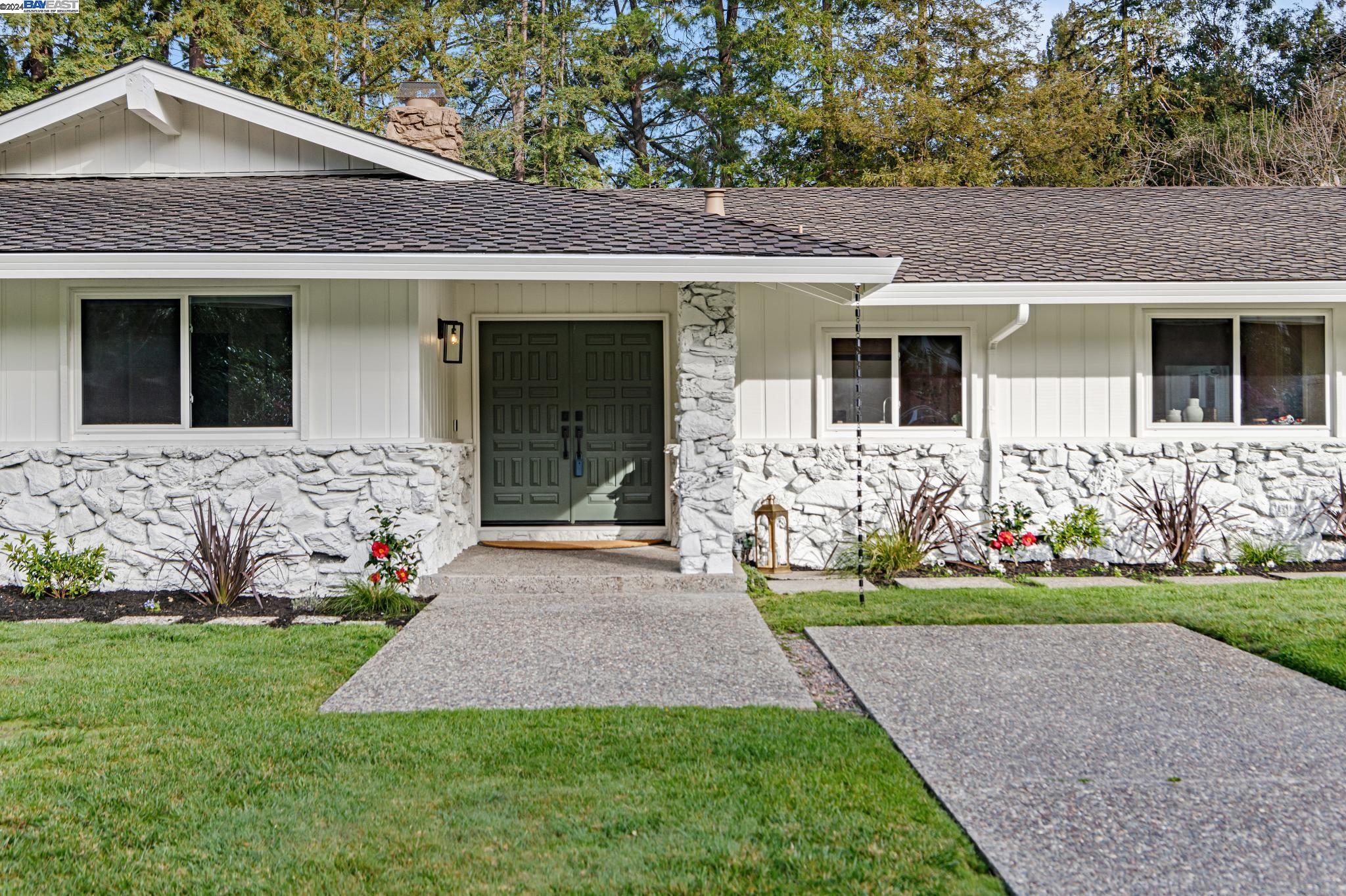 2439 Royal Oaks Drive