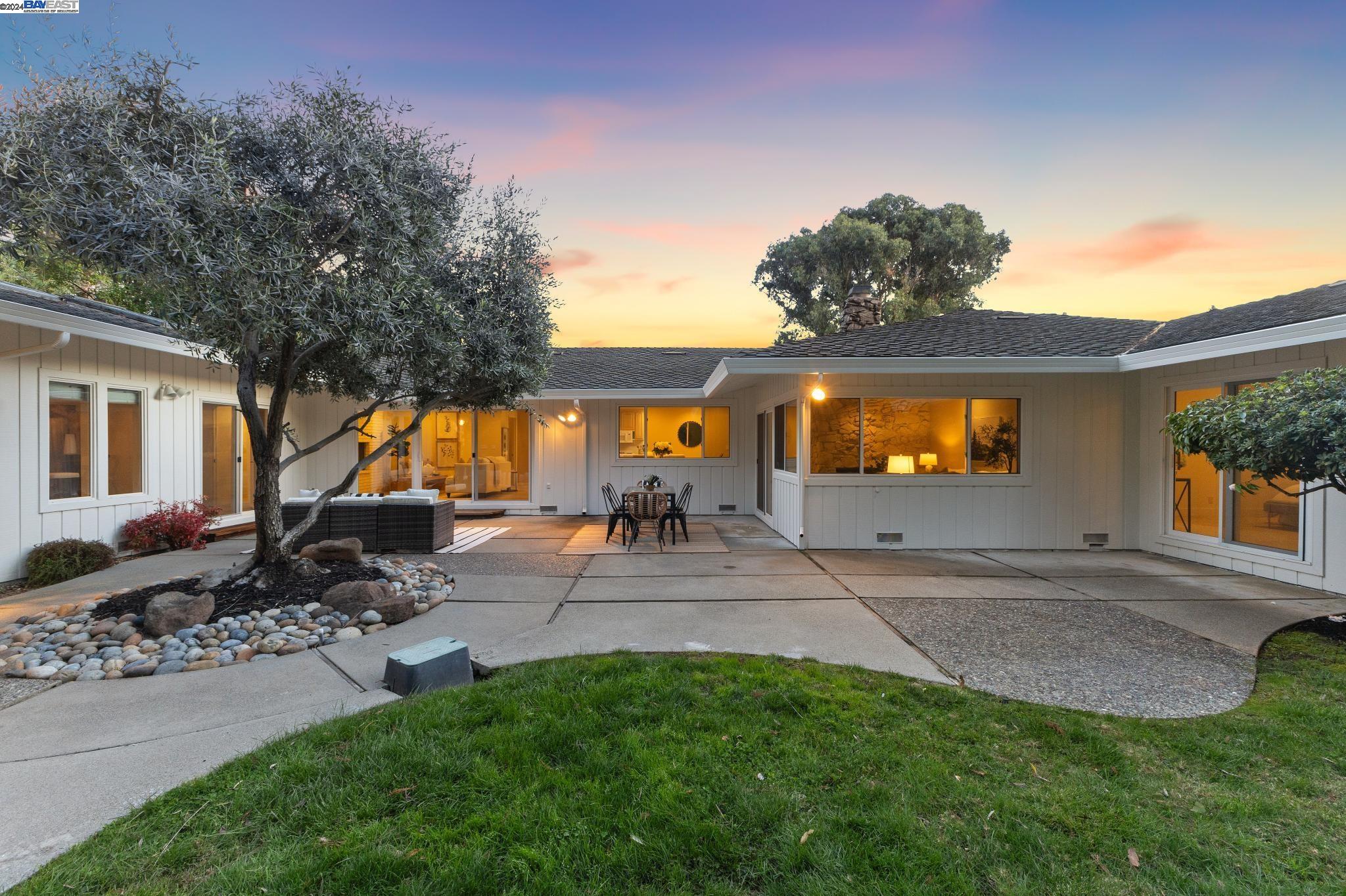 2439 Royal Oaks Drive