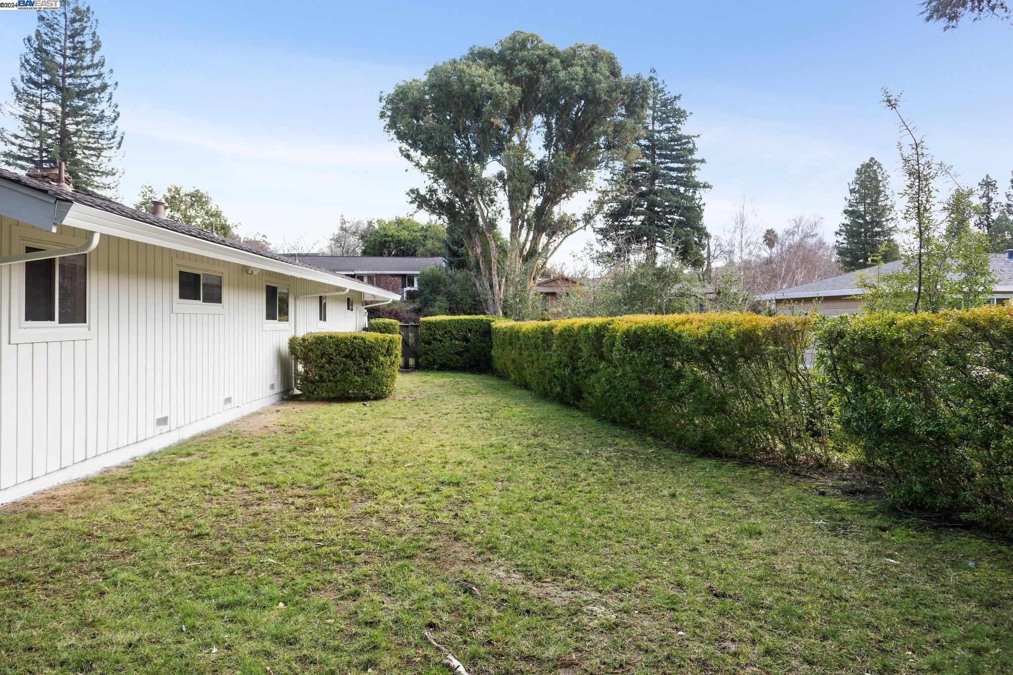 2439 Royal Oaks Drive