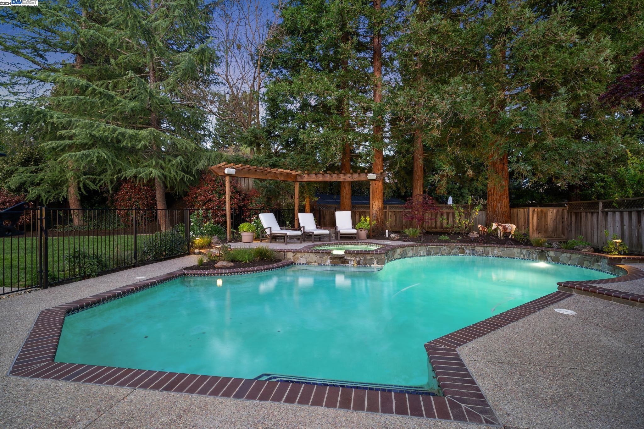 337 Canterbury Court