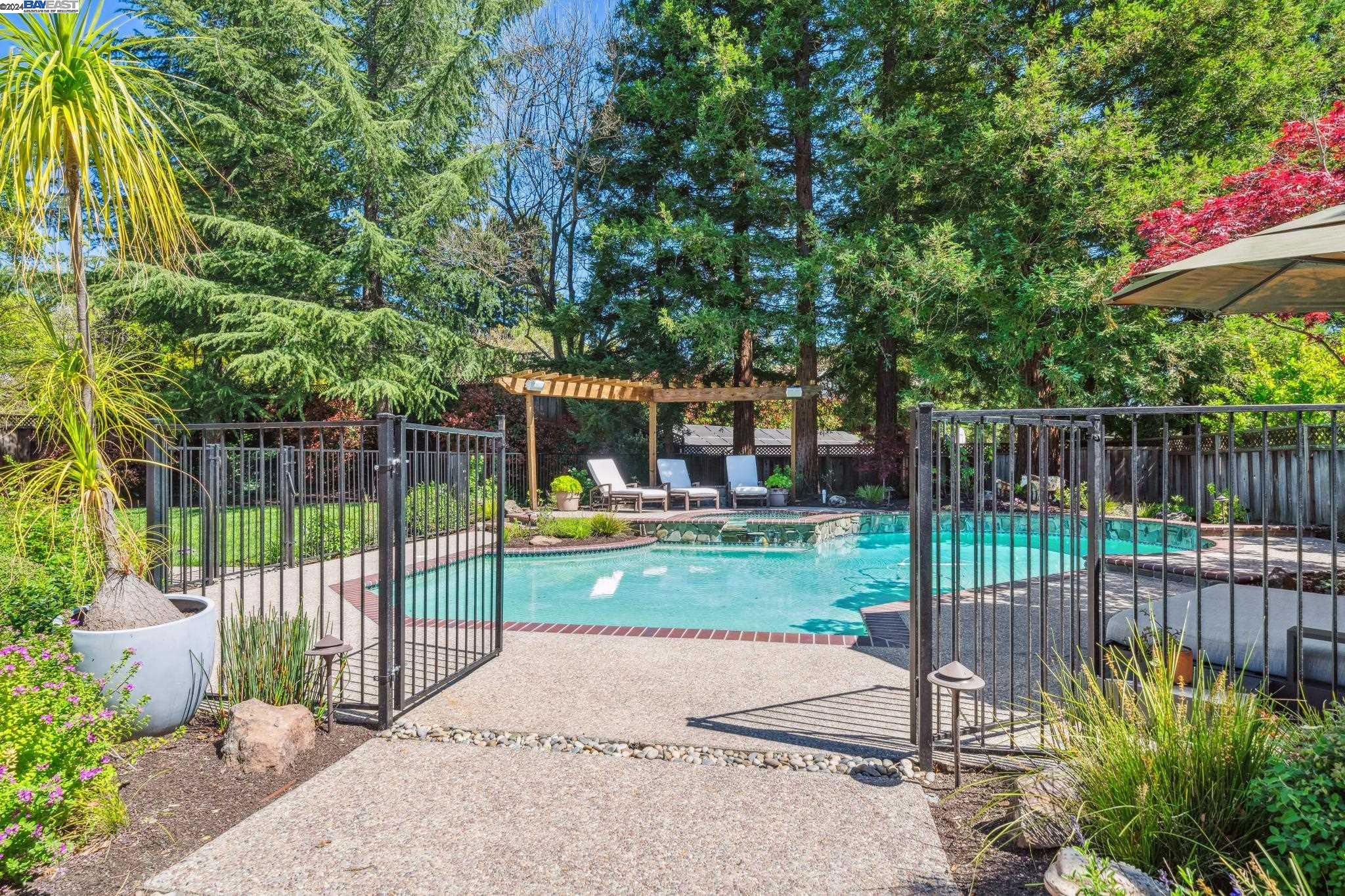 337 Canterbury Court