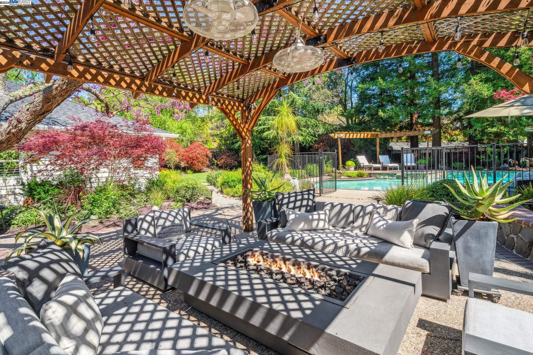 337 Canterbury Court
