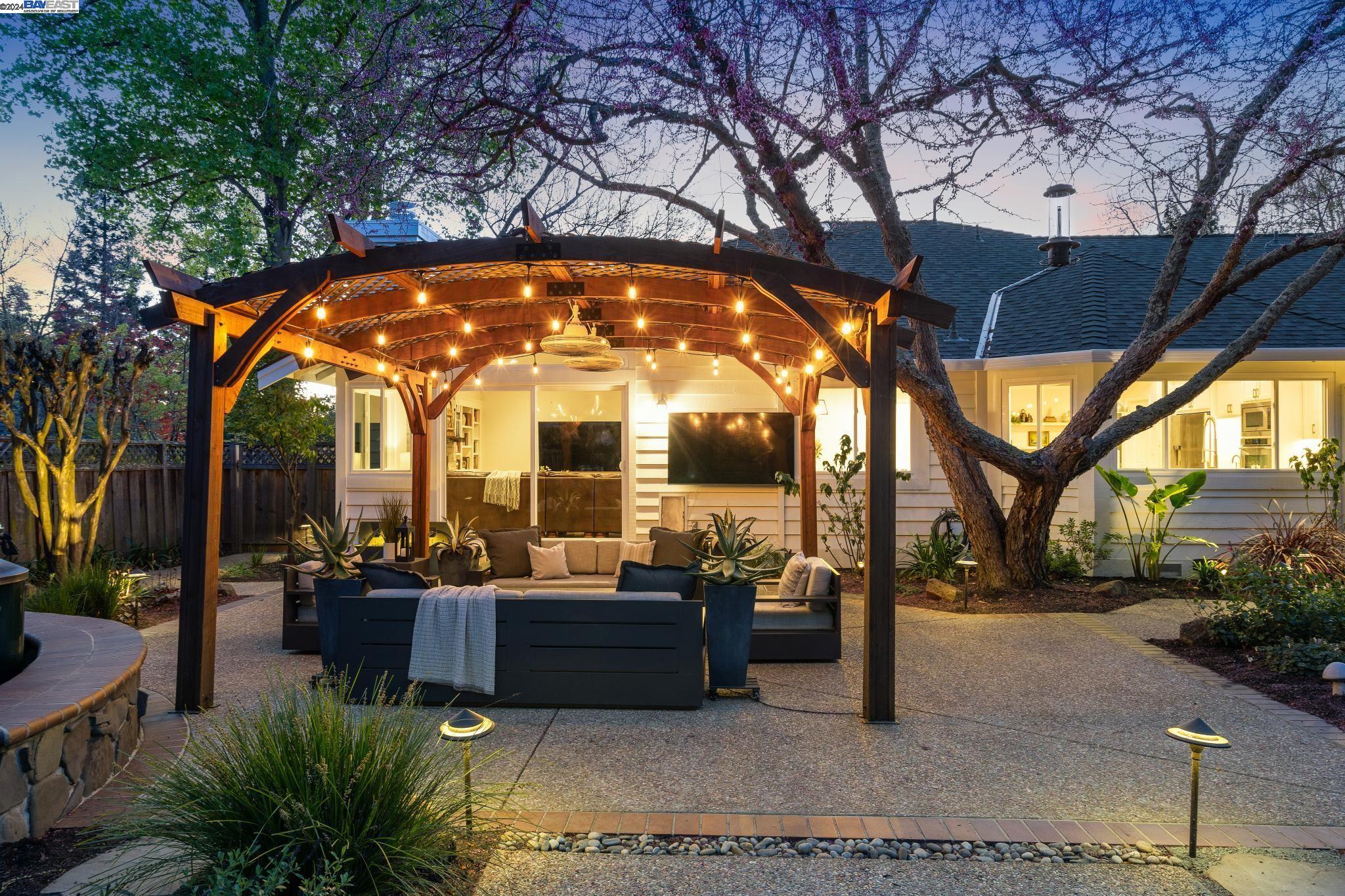 337 Canterbury Court