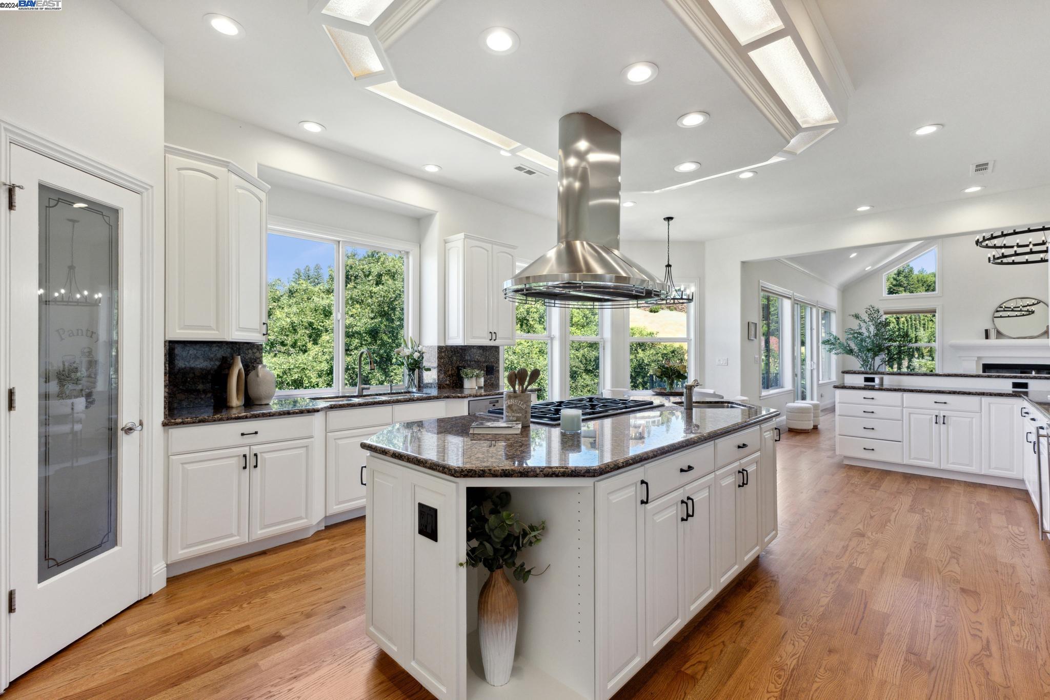 519 Oakshire Pl