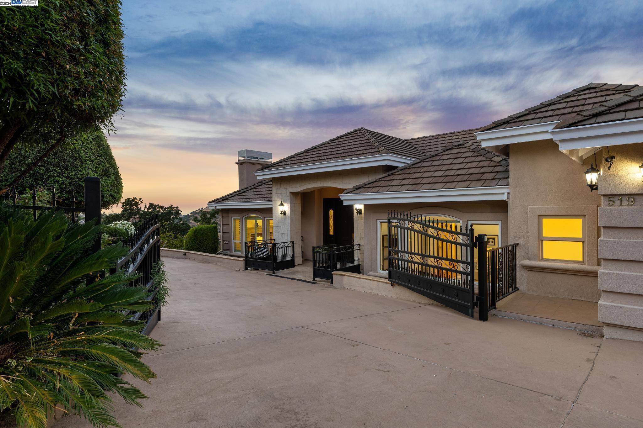519 Oakshire Pl