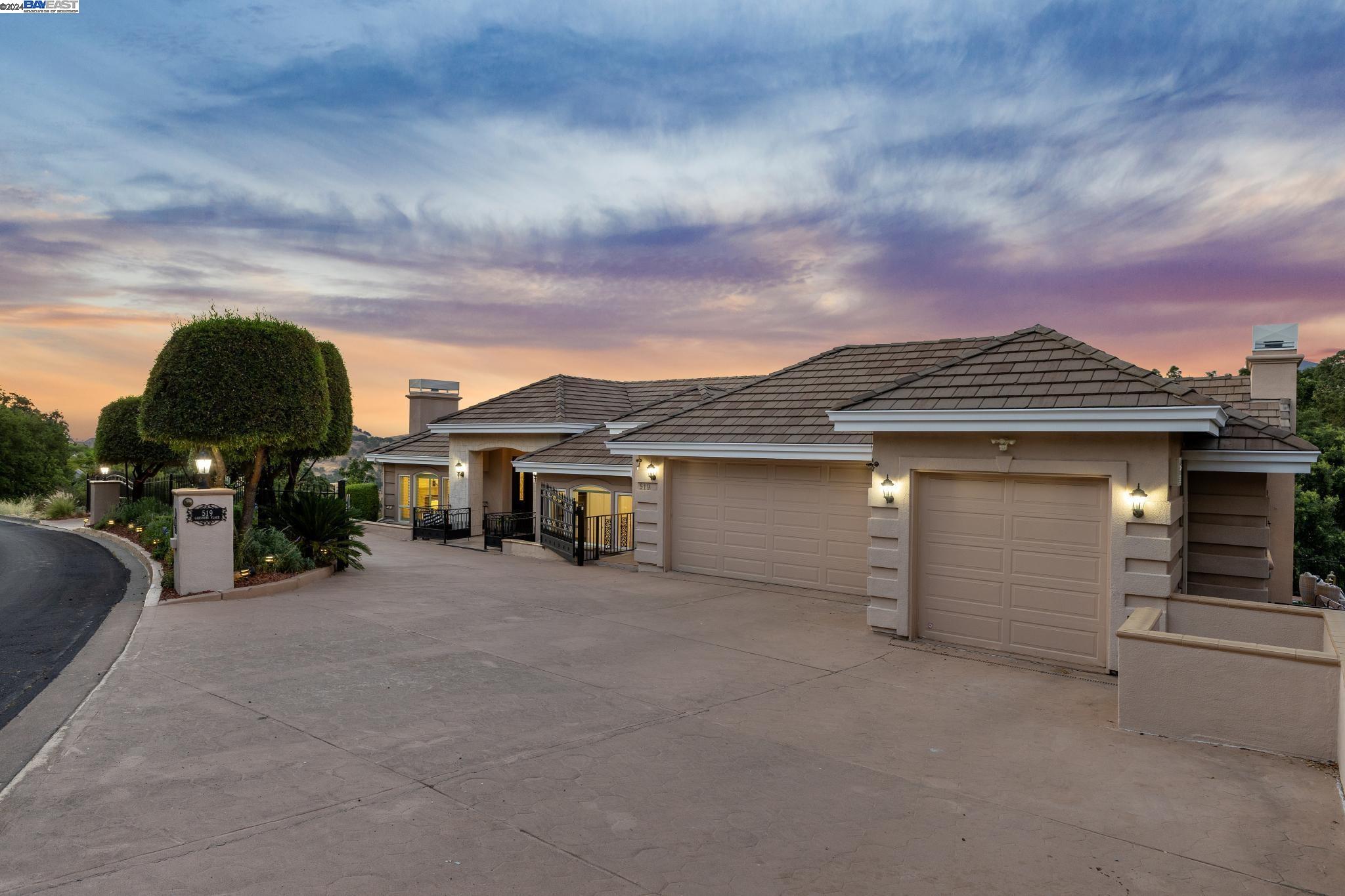 519 Oakshire Pl