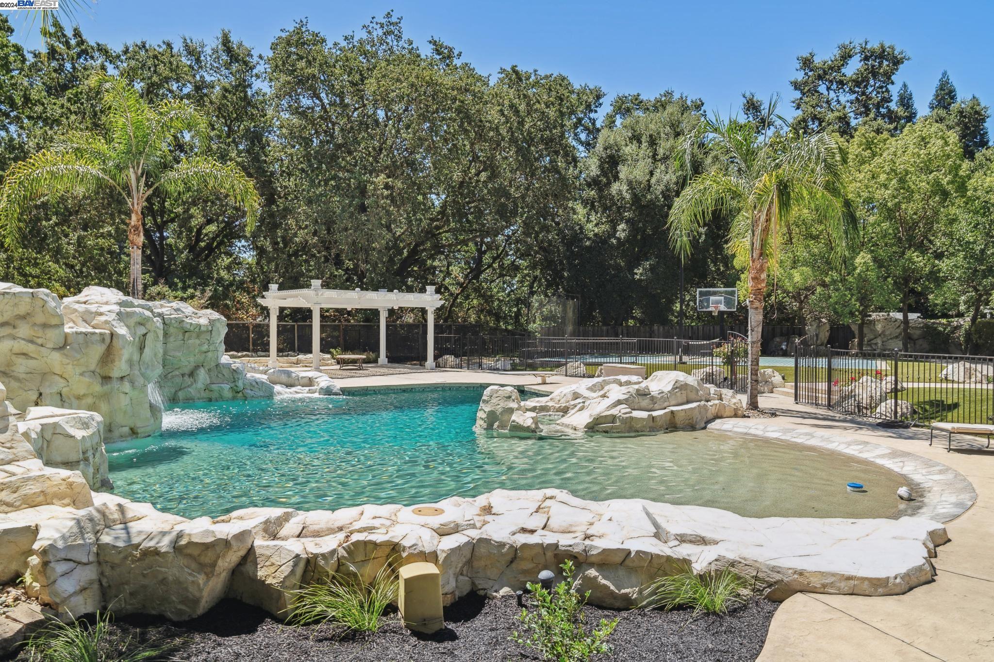 310 Kimberwicke Ct.