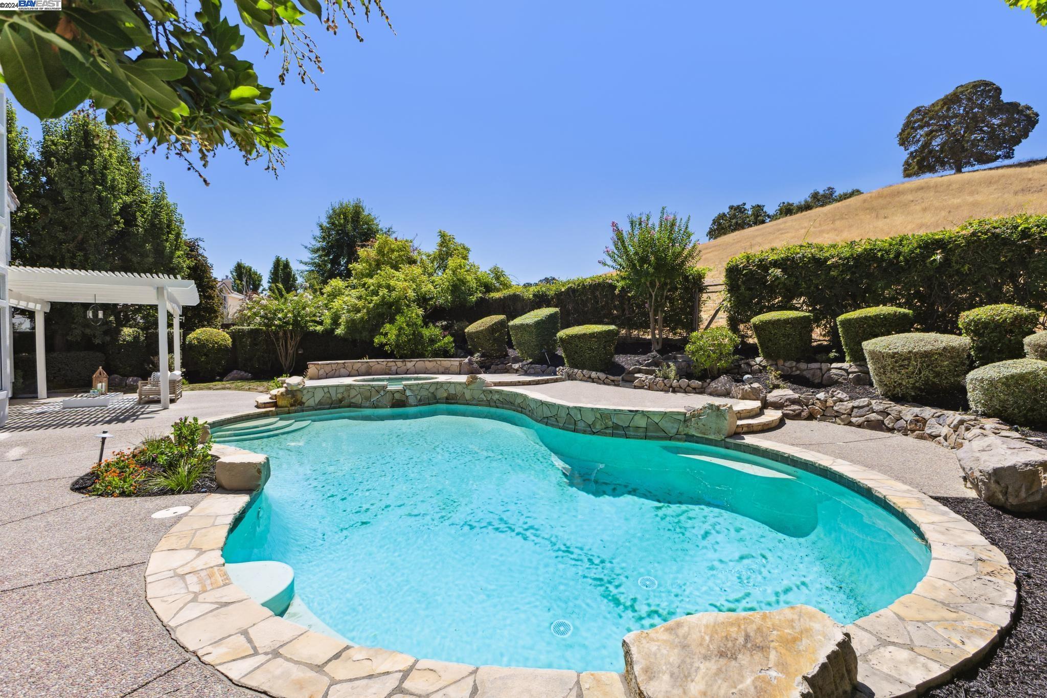 1027 McCauley Rd