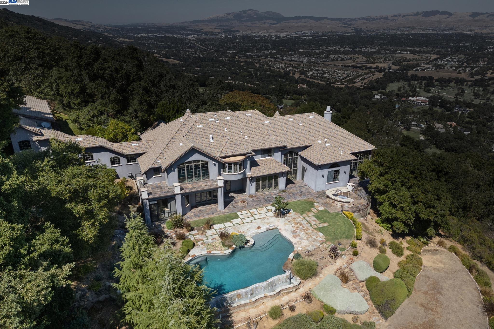 109 Castlewood Drive