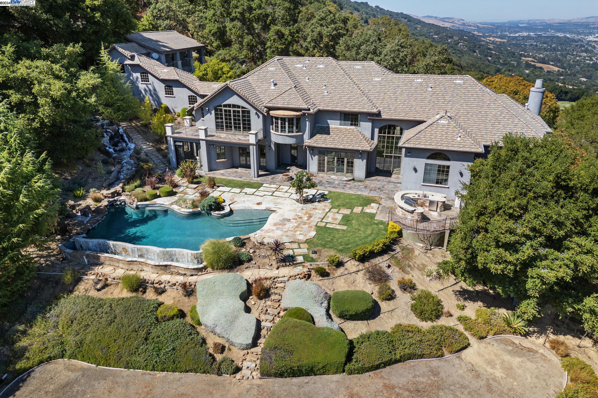 109 Castlewood Drive