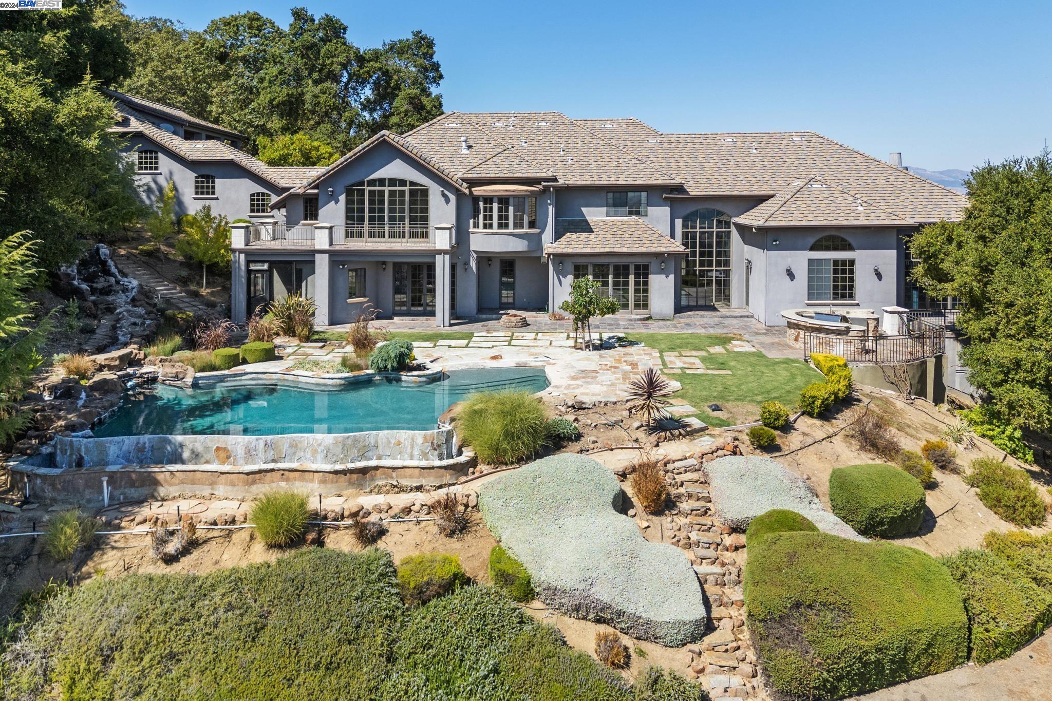 109 Castlewood Drive