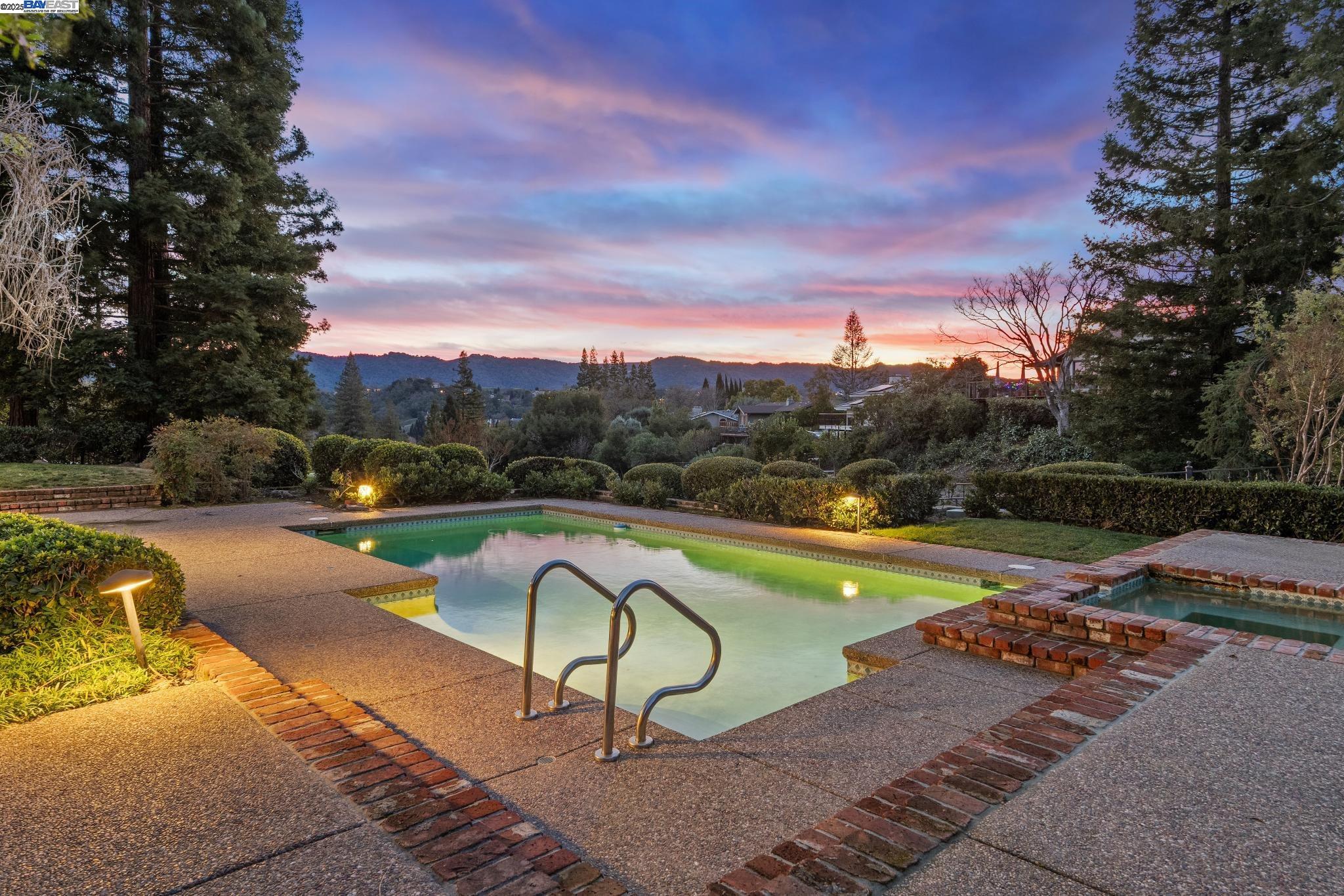 2513 Rolling Hills Ct