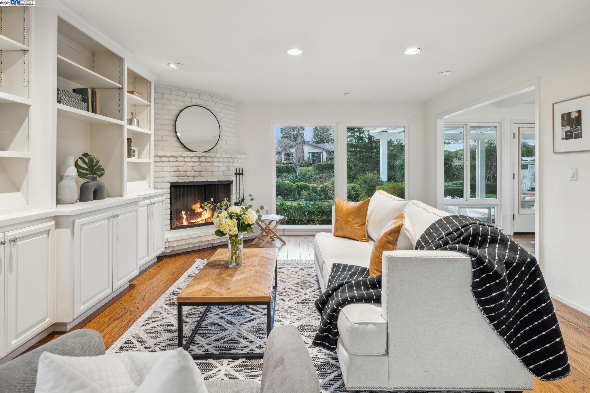 2513 Rolling Hills Ct