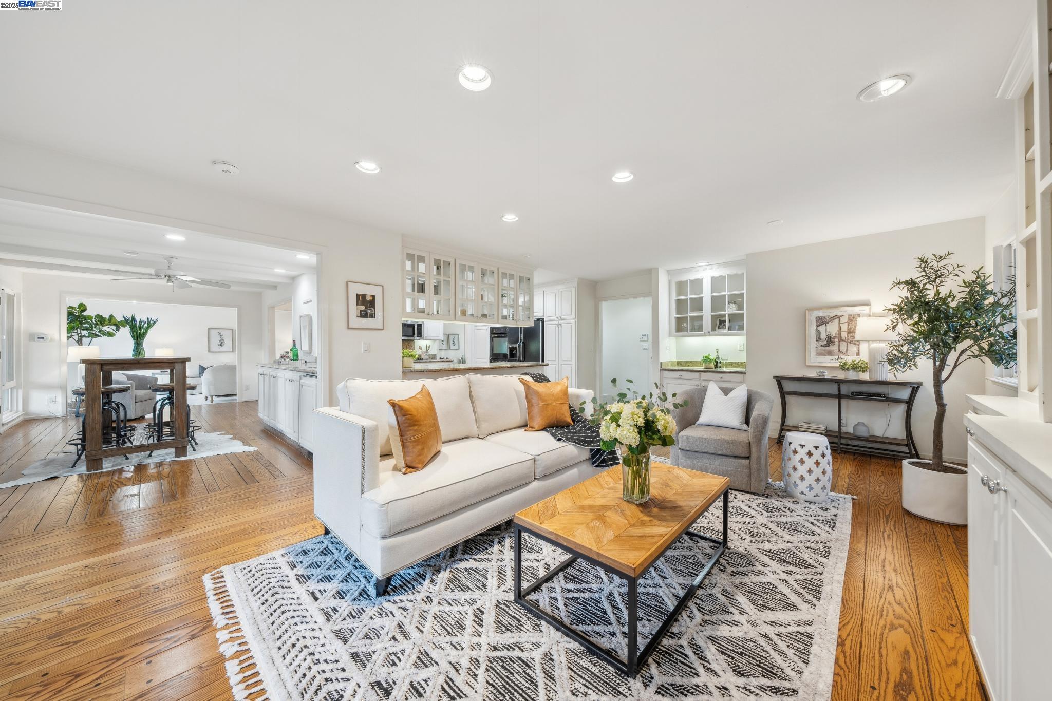 2513 Rolling Hills Ct