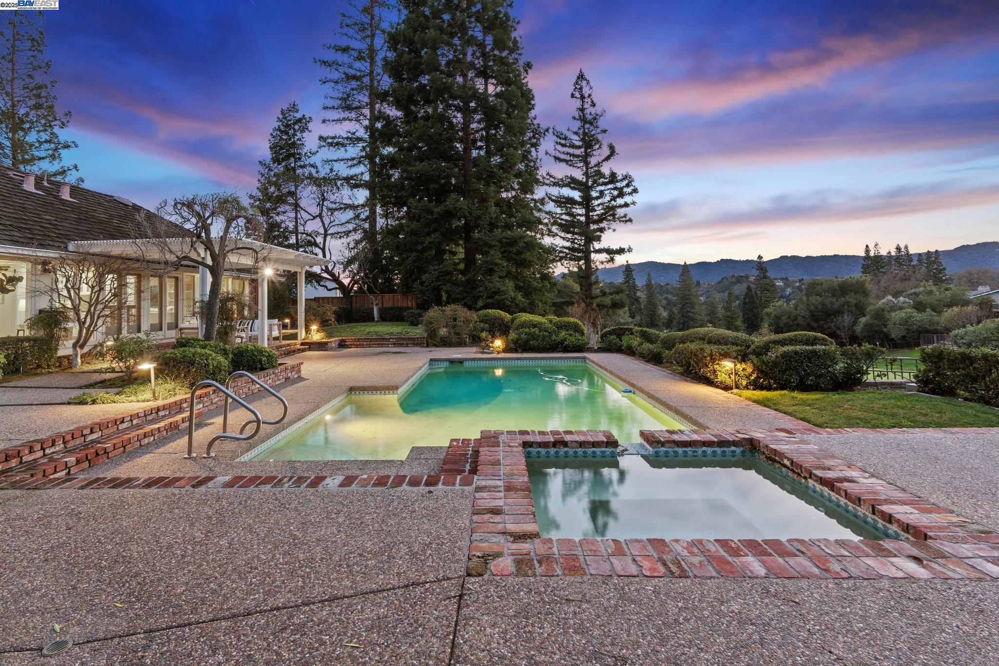 2513 Rolling Hills Ct