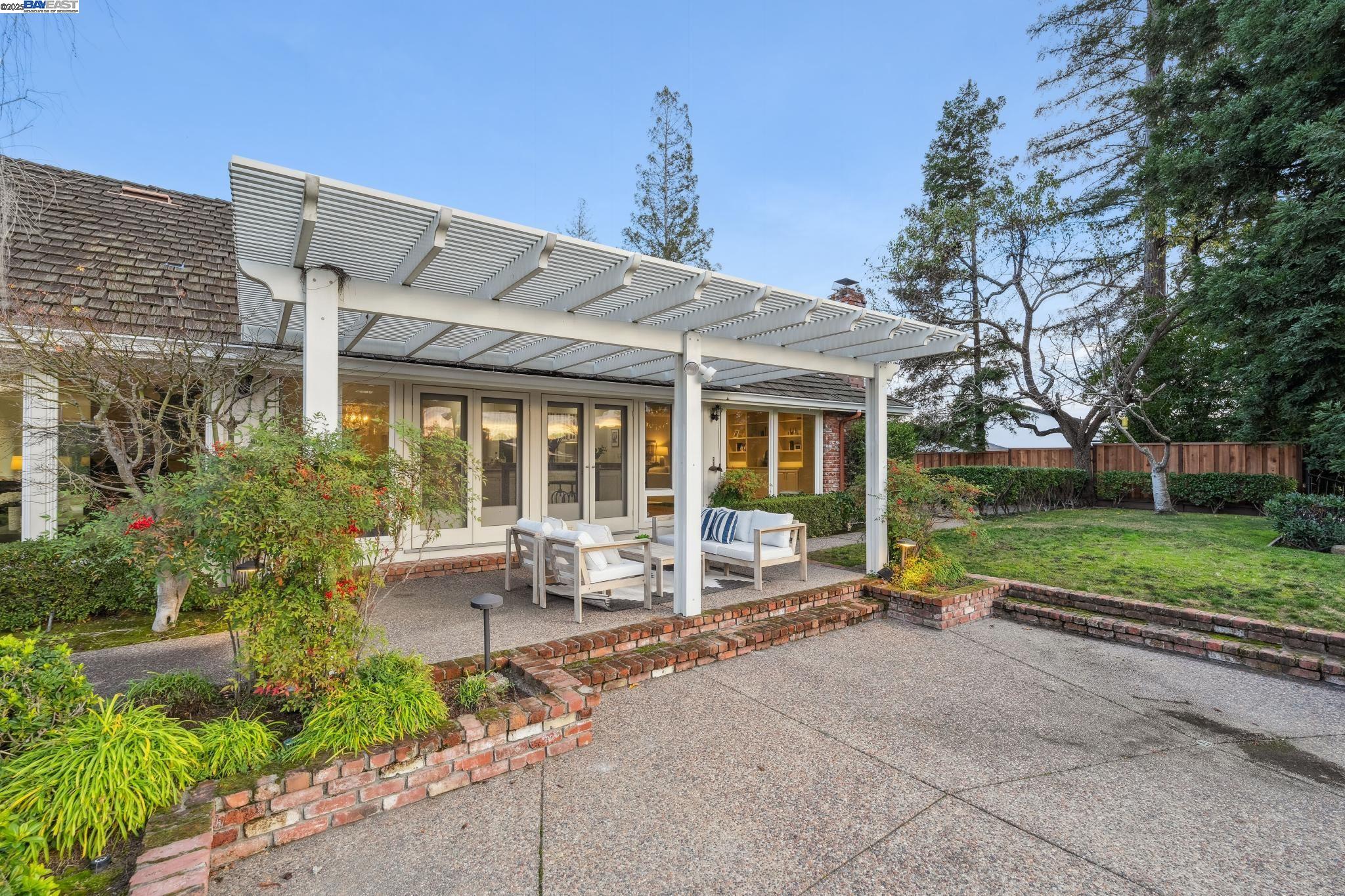 2513 Rolling Hills Ct