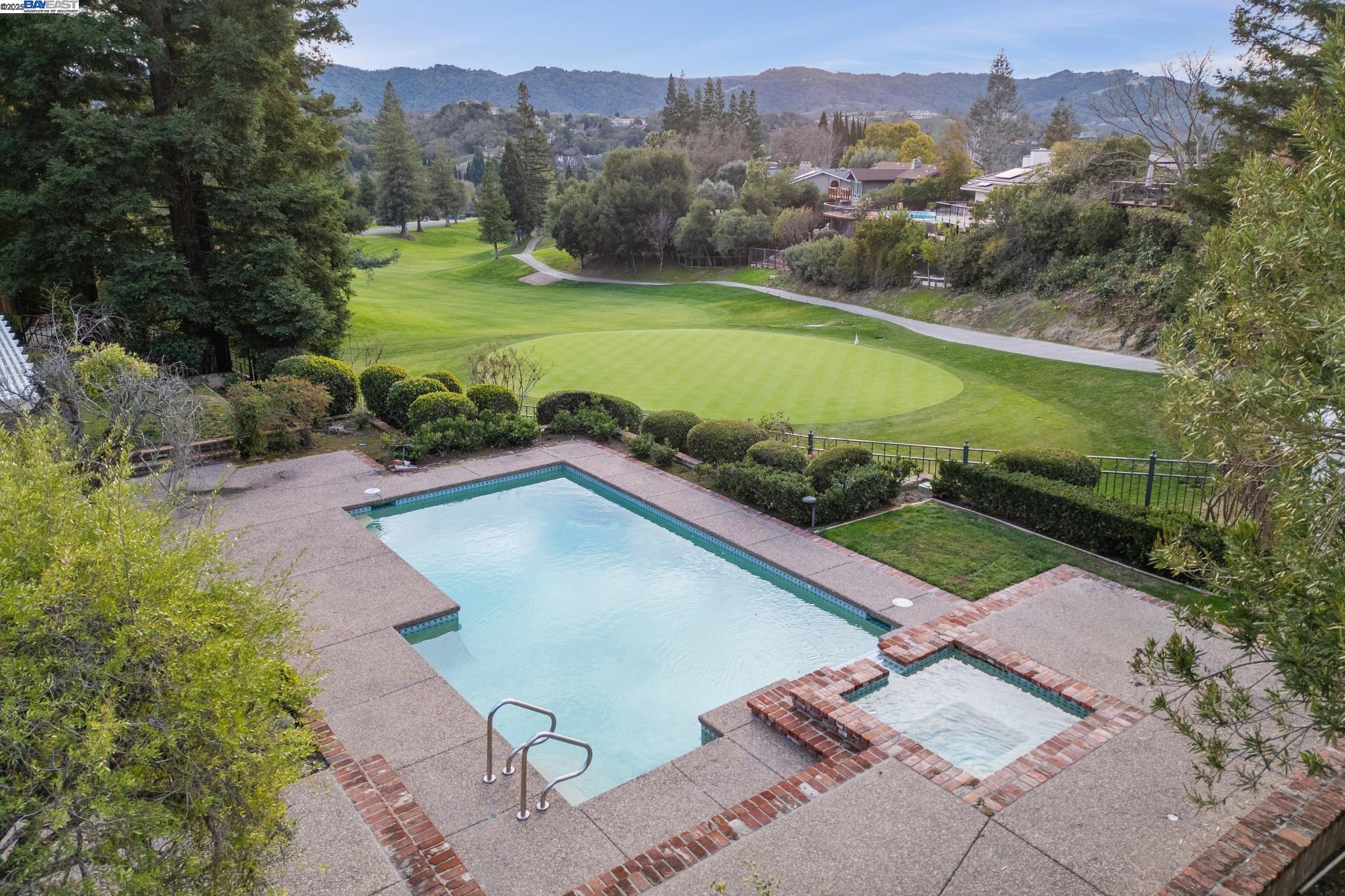 2513 Rolling Hills Ct