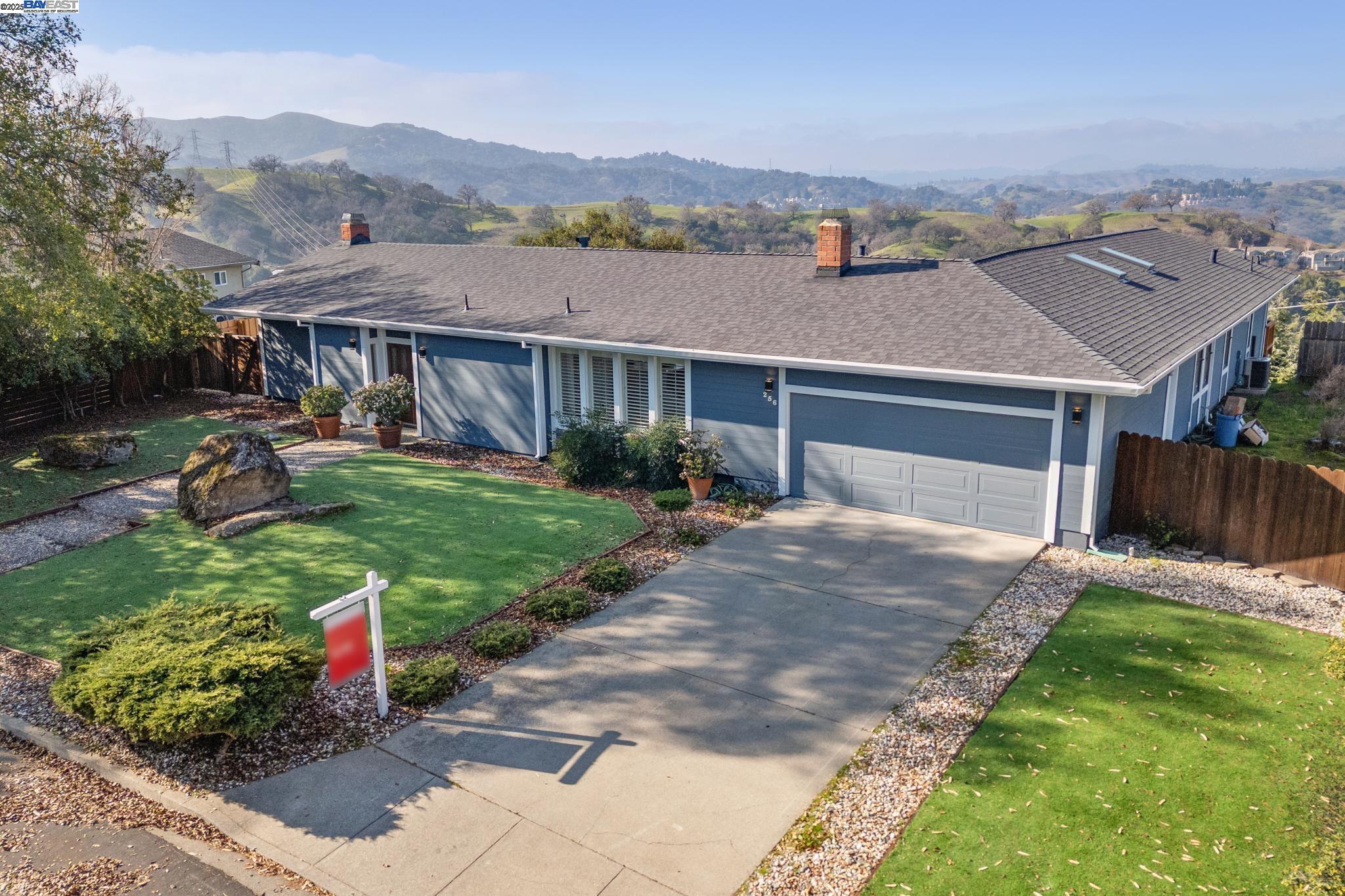 256 Castle Crest Rd