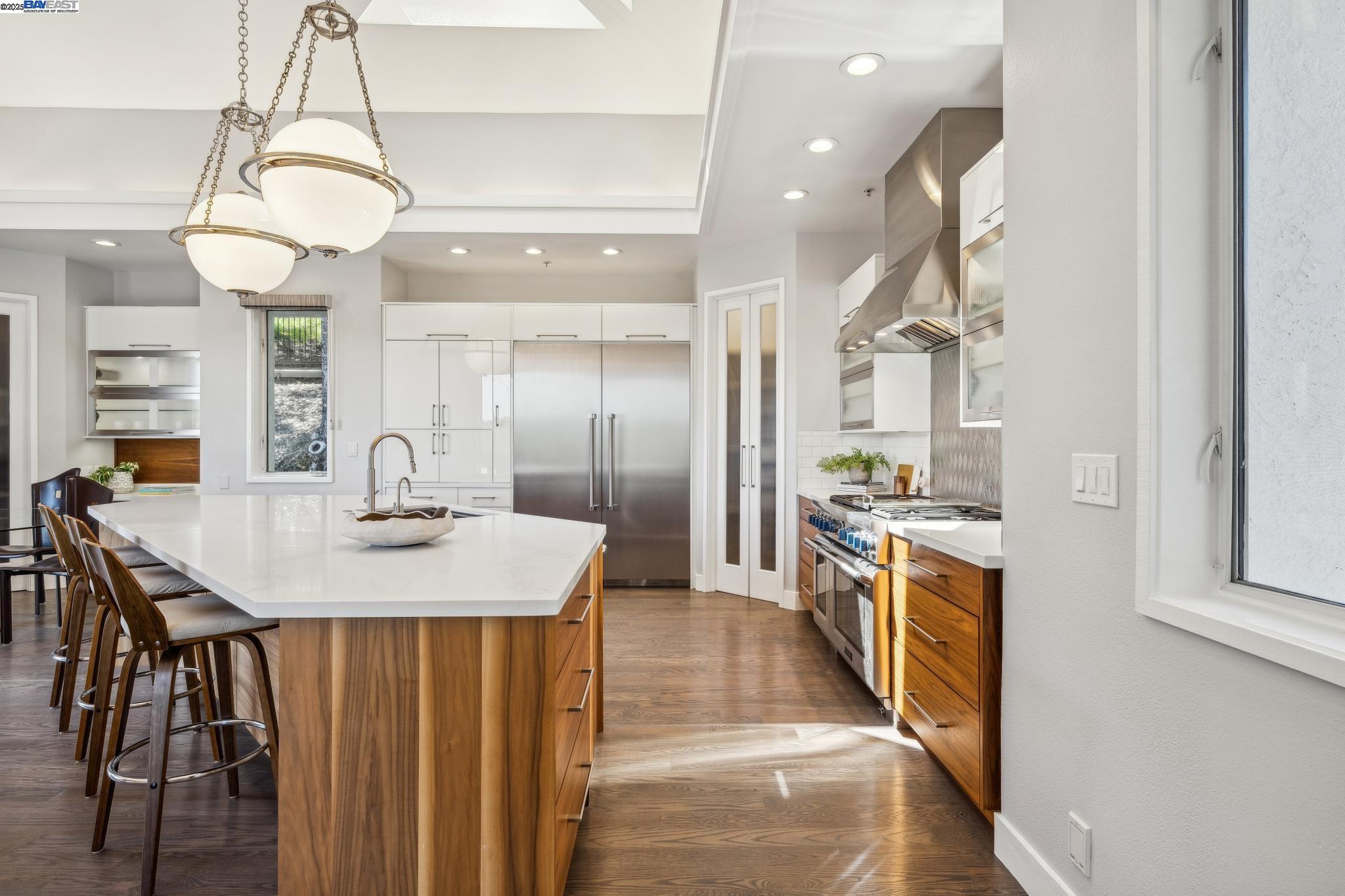 11 Leslyn Lane