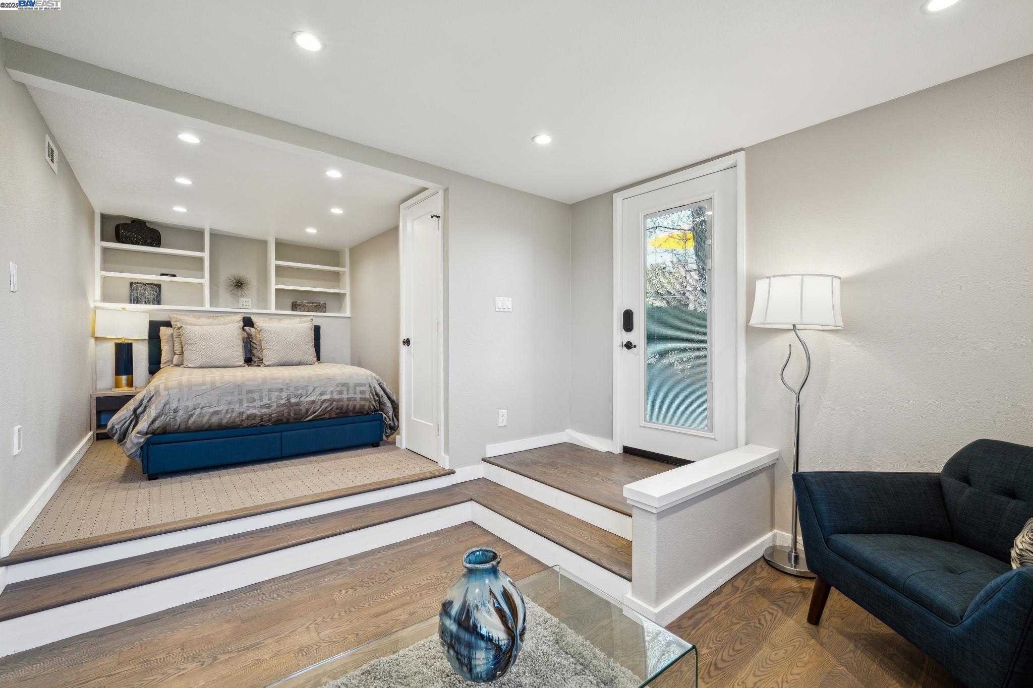 11 Leslyn Lane