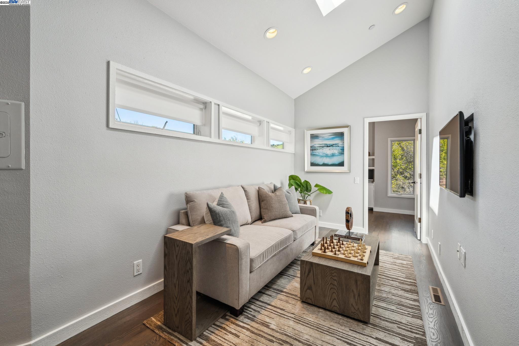 11 Leslyn Lane