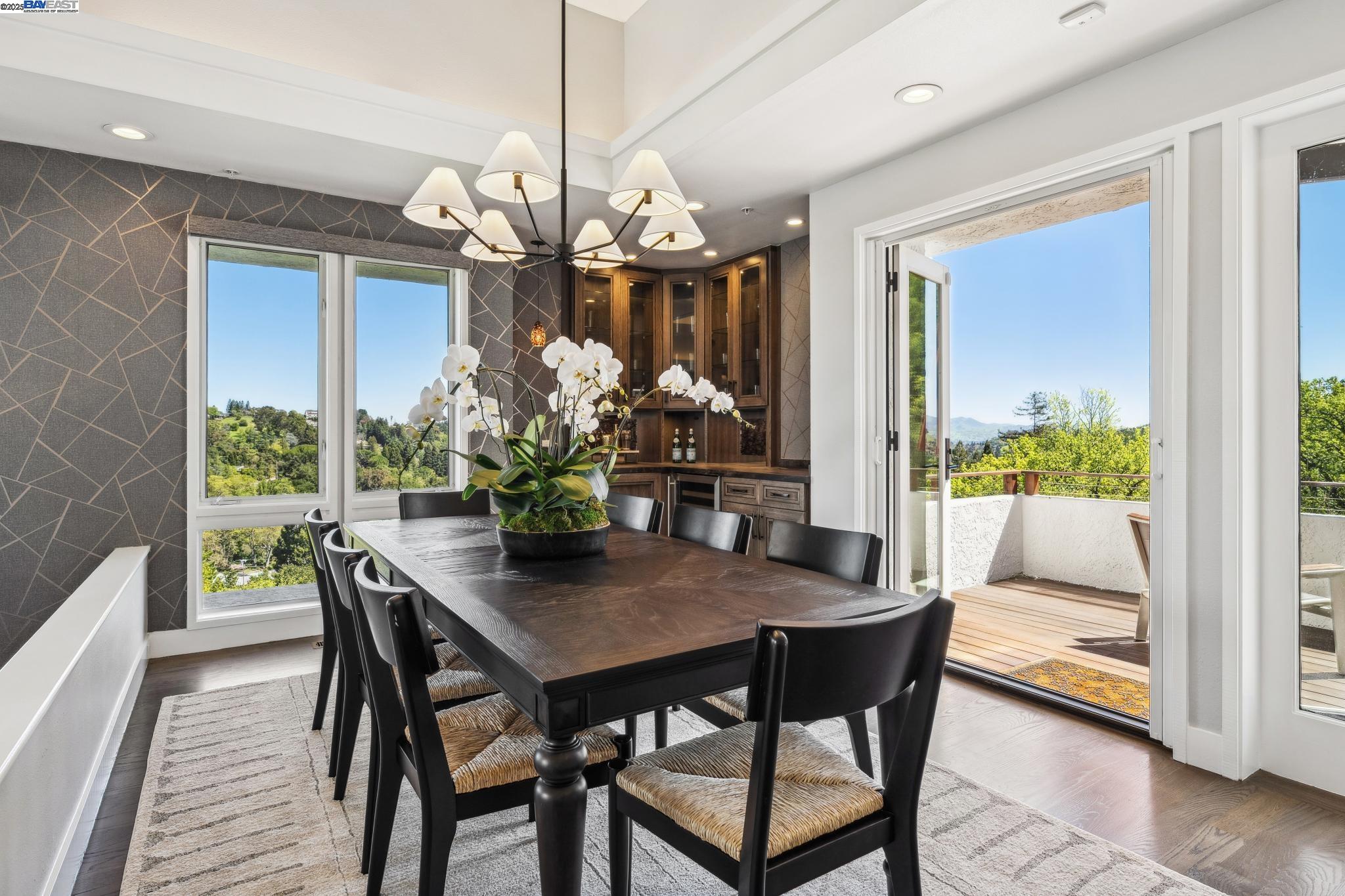 11 Leslyn Lane