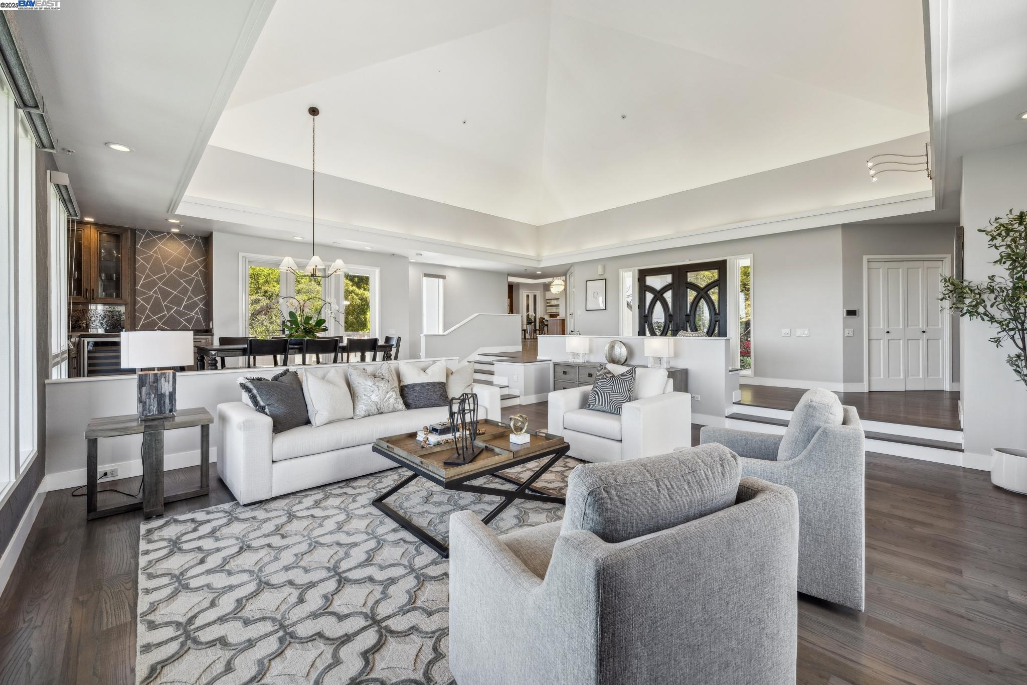 11 Leslyn Lane