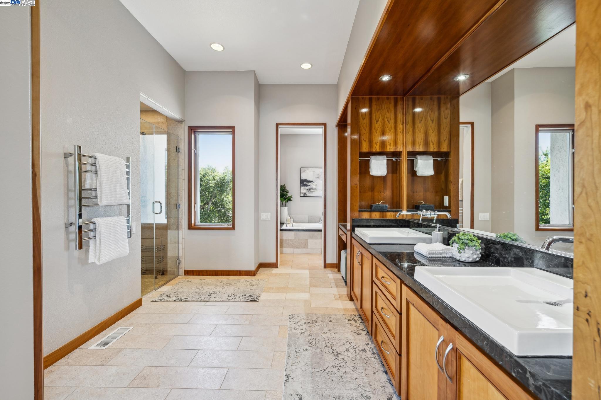 11 Leslyn Lane