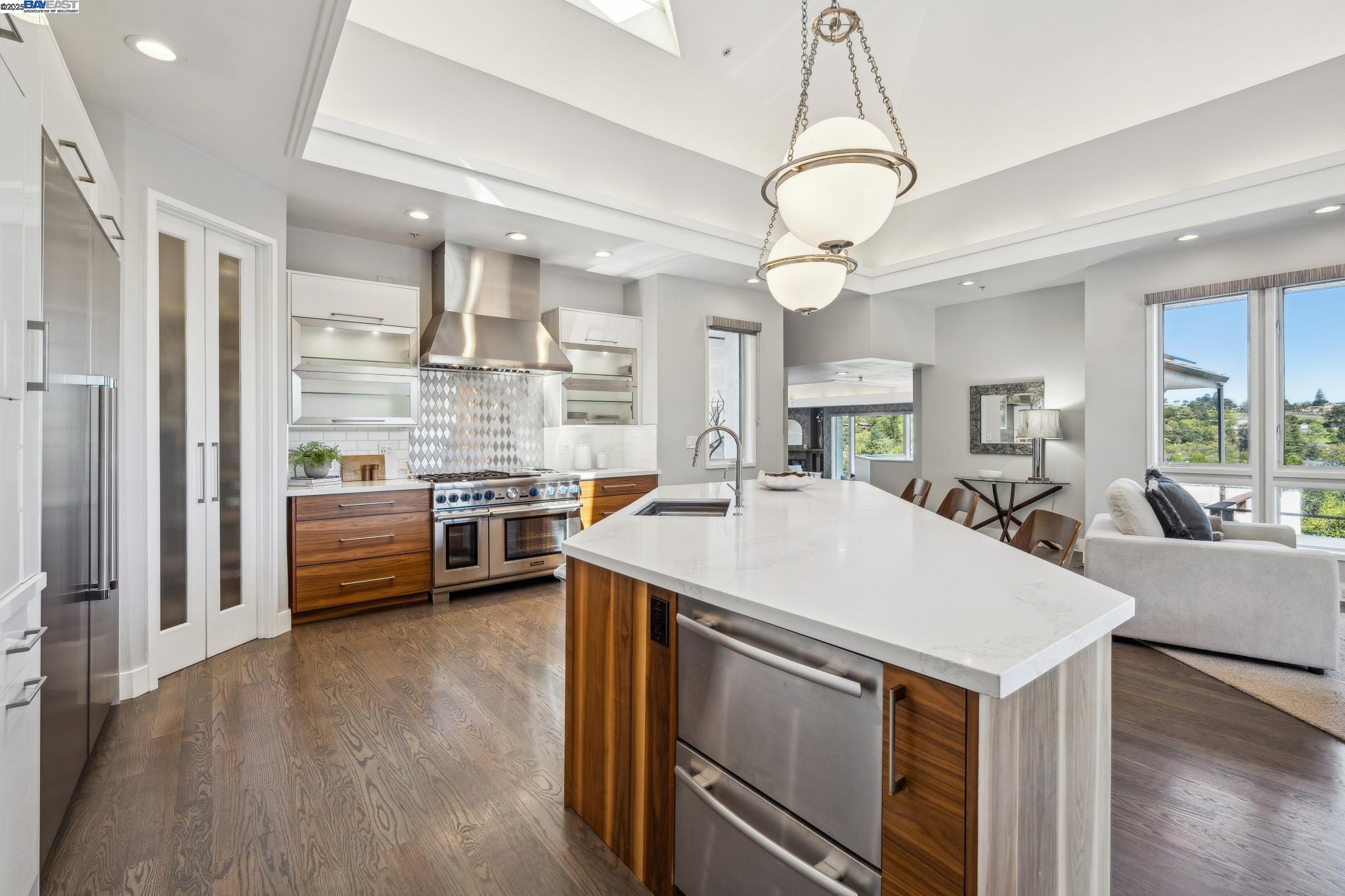 11 Leslyn Lane