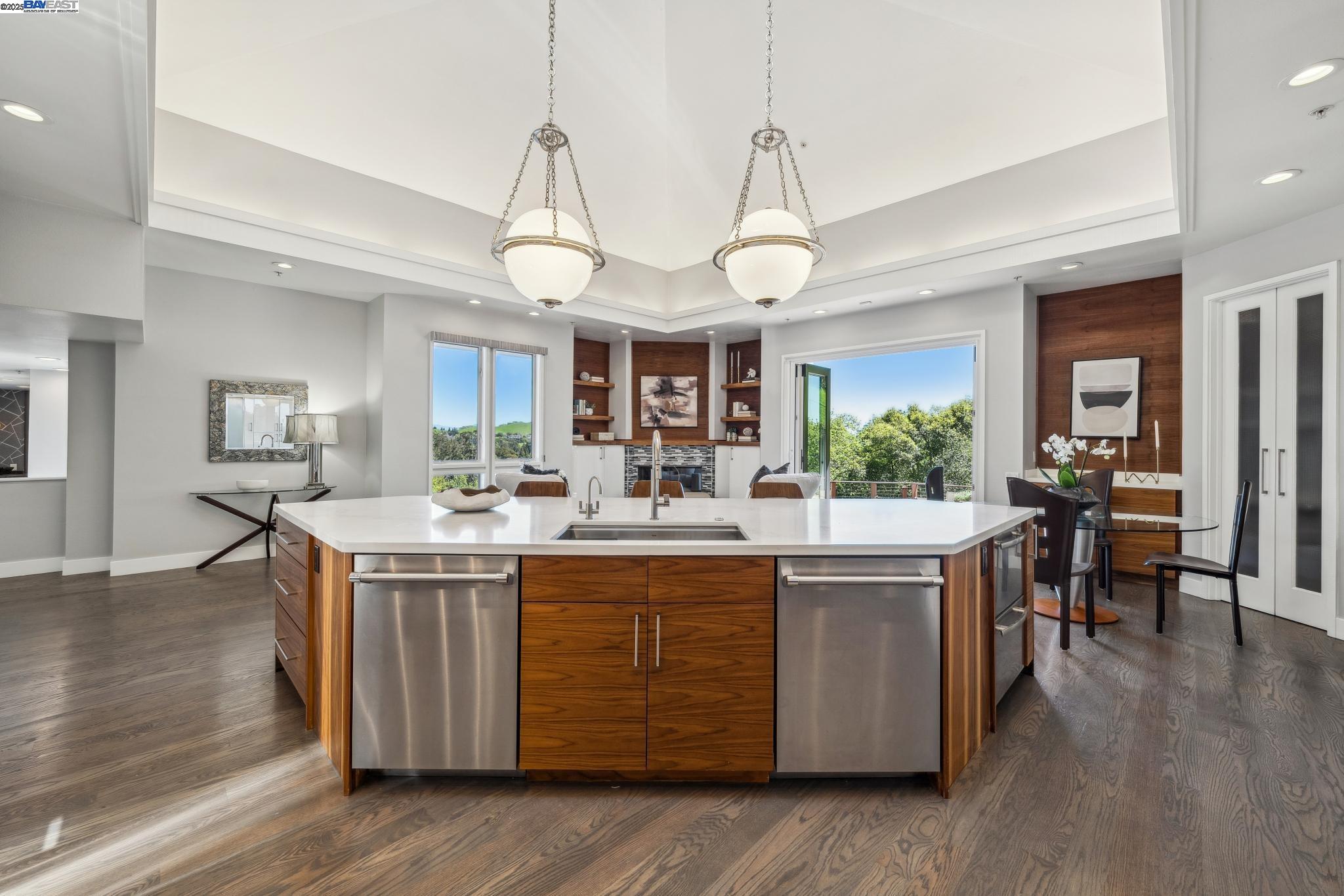 11 Leslyn Lane