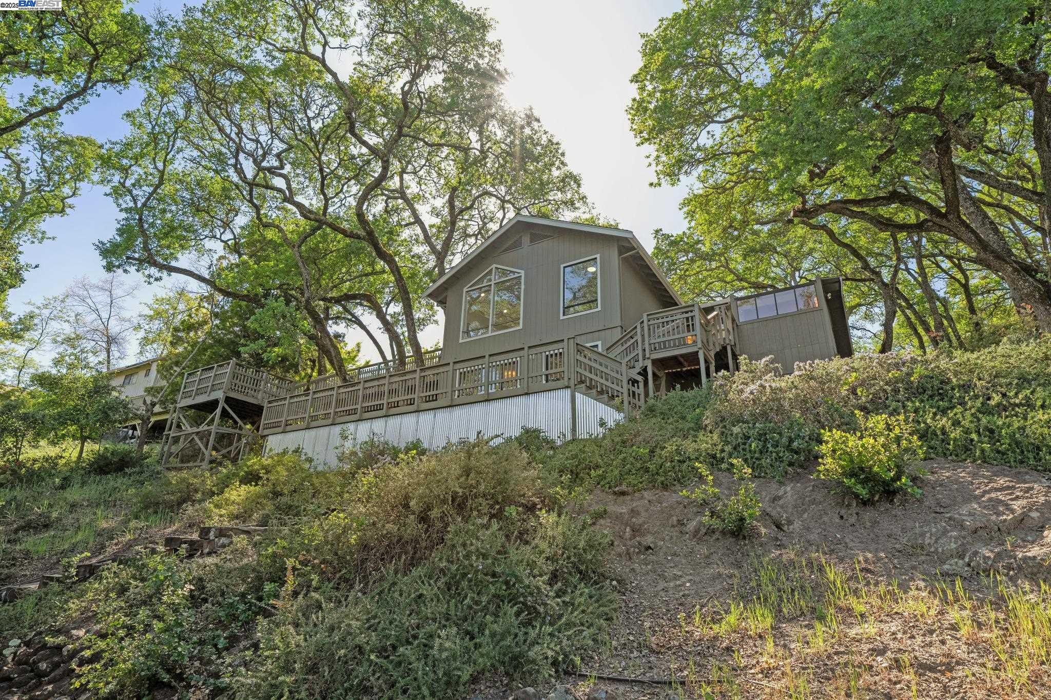 361 Castle Crest Rd