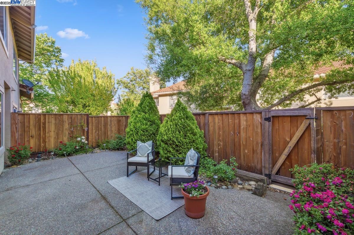 909 Cloverberry Way