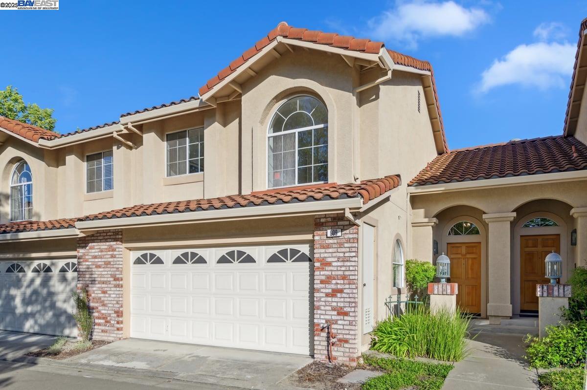 909 Cloverberry Way