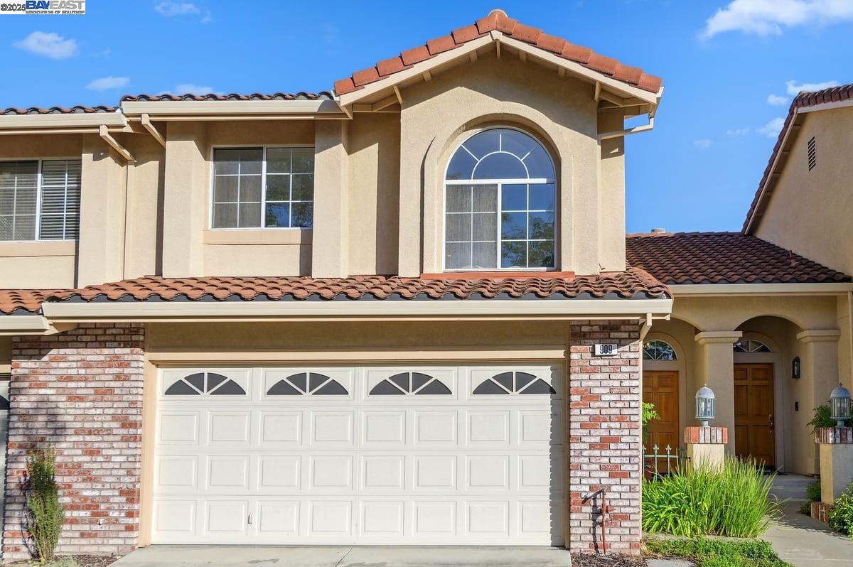 909 Cloverberry Way