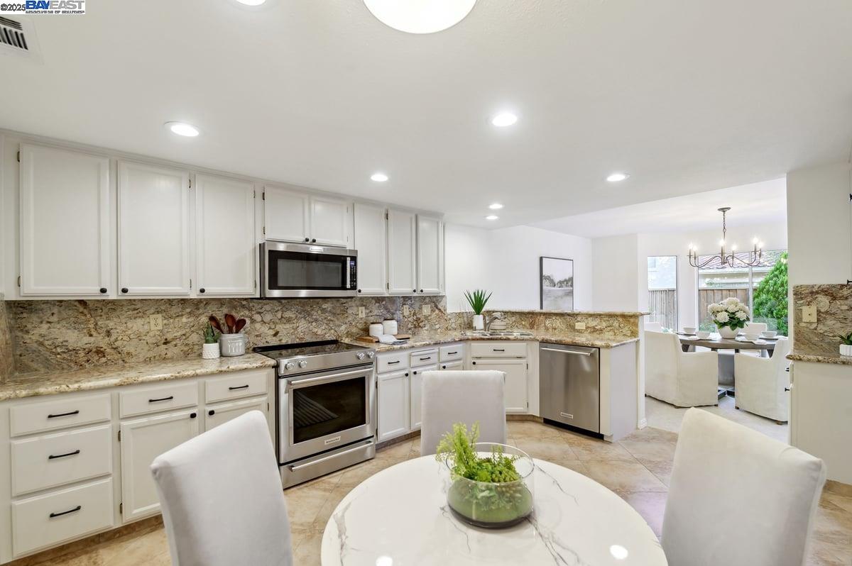909 Cloverberry Way