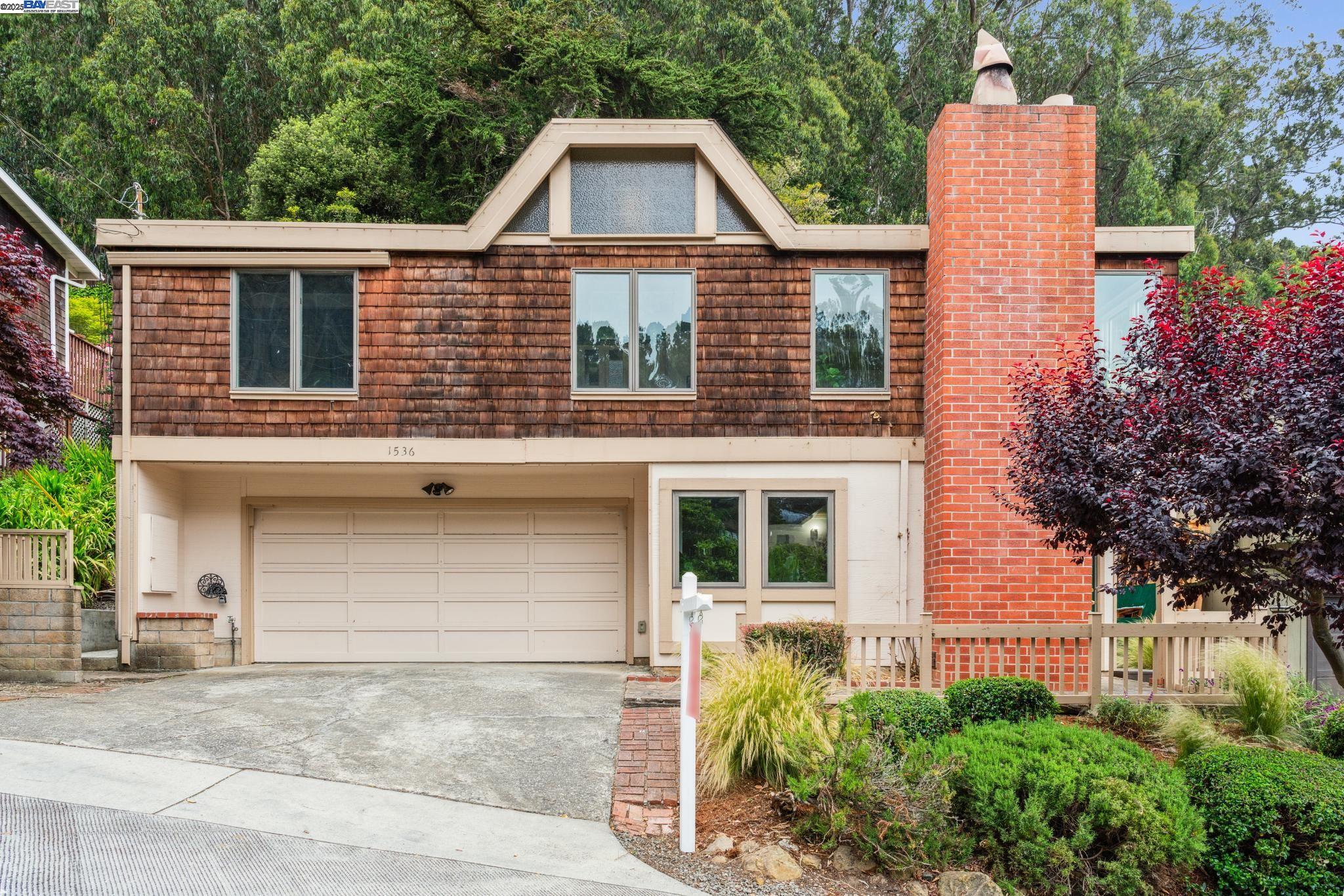 1536 Grand Ave