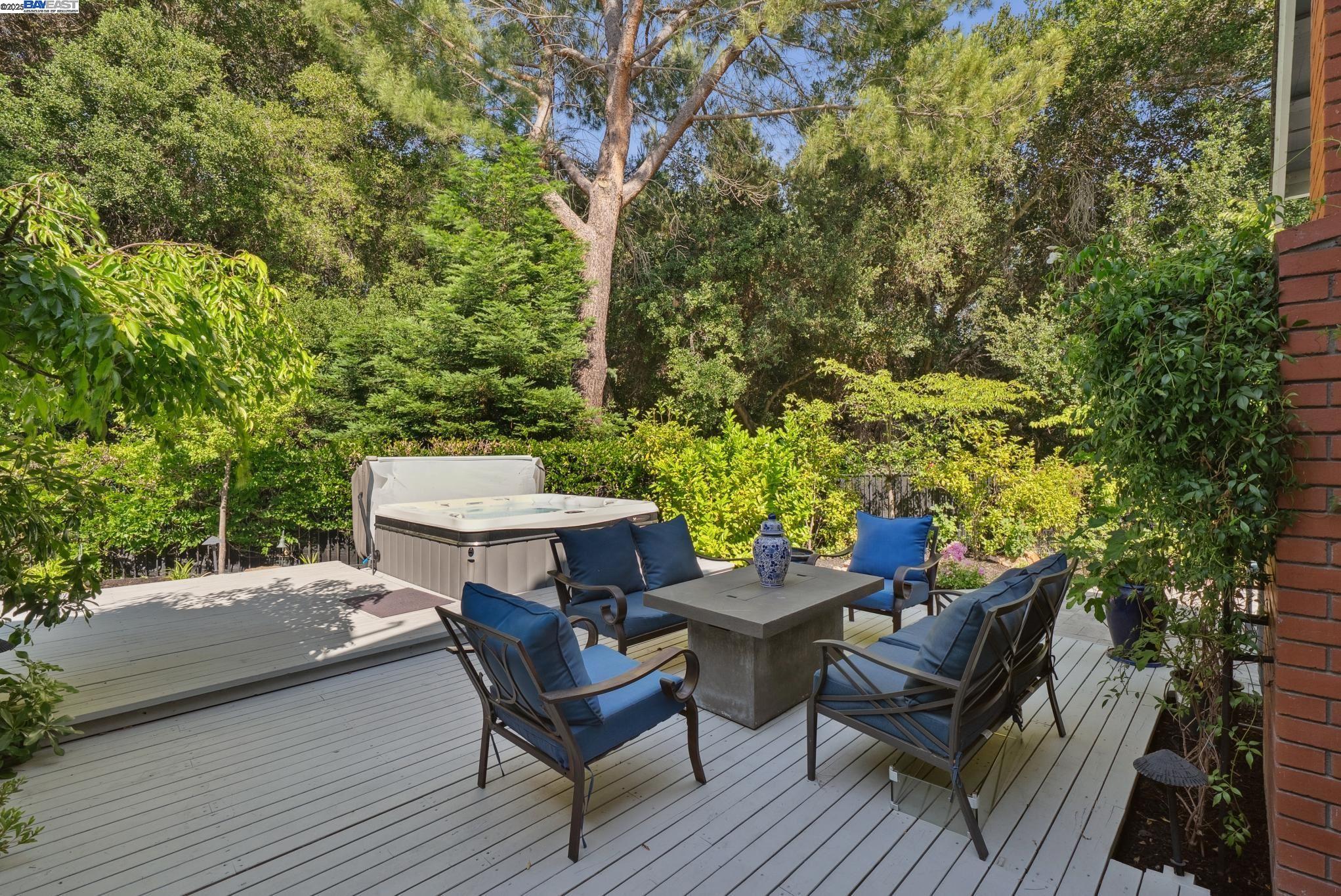 45 Oakridge Lane