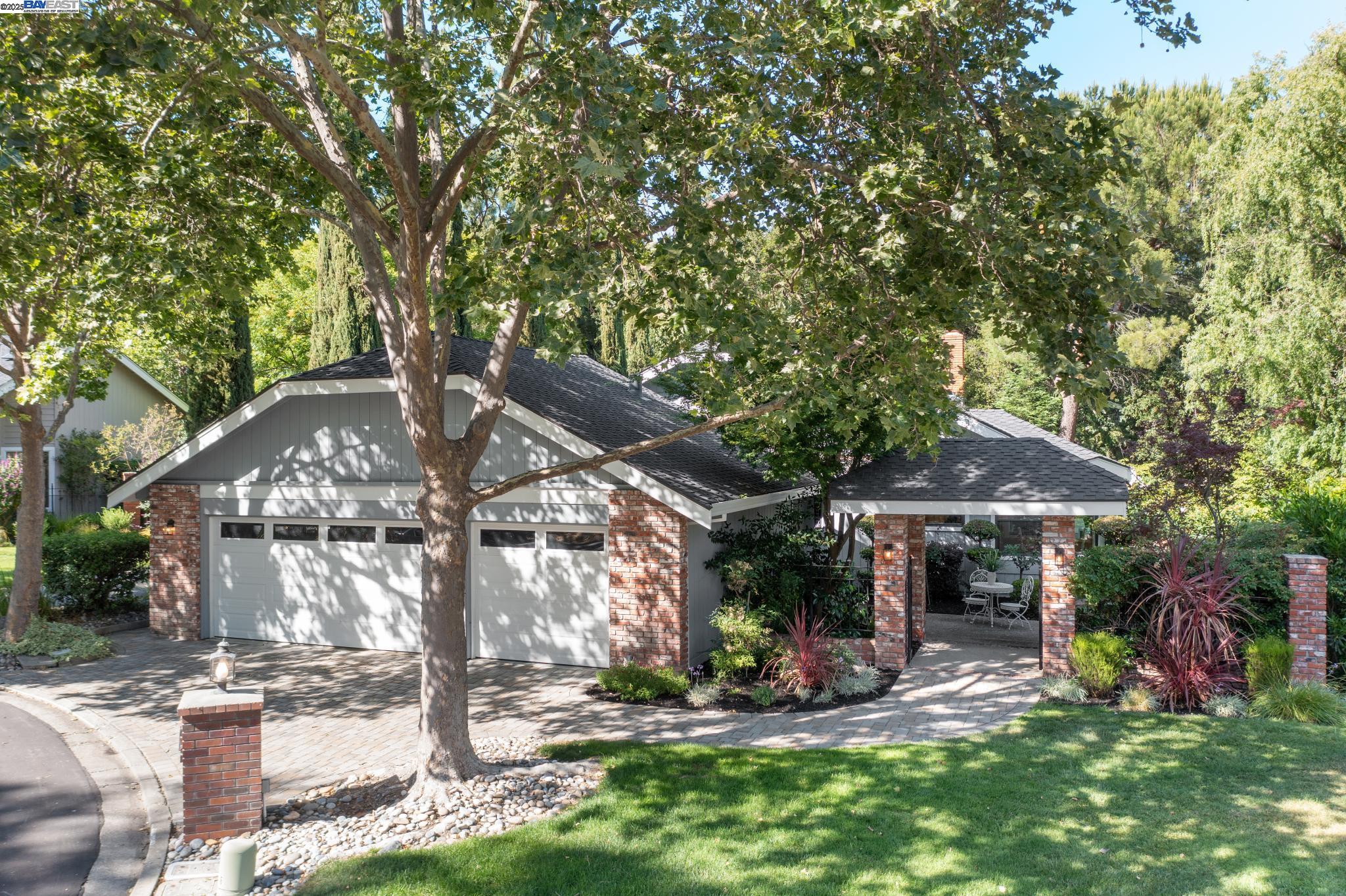 45 Oakridge Lane