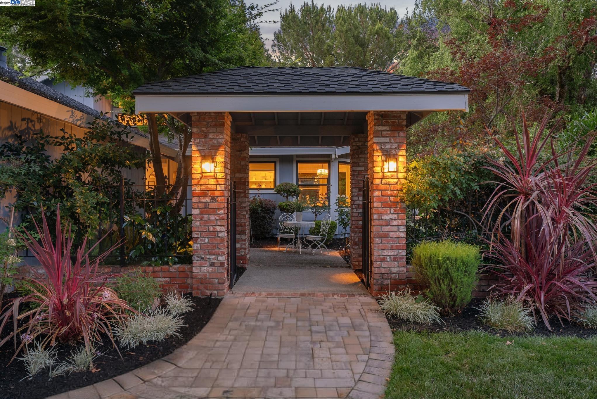 45 Oakridge Lane