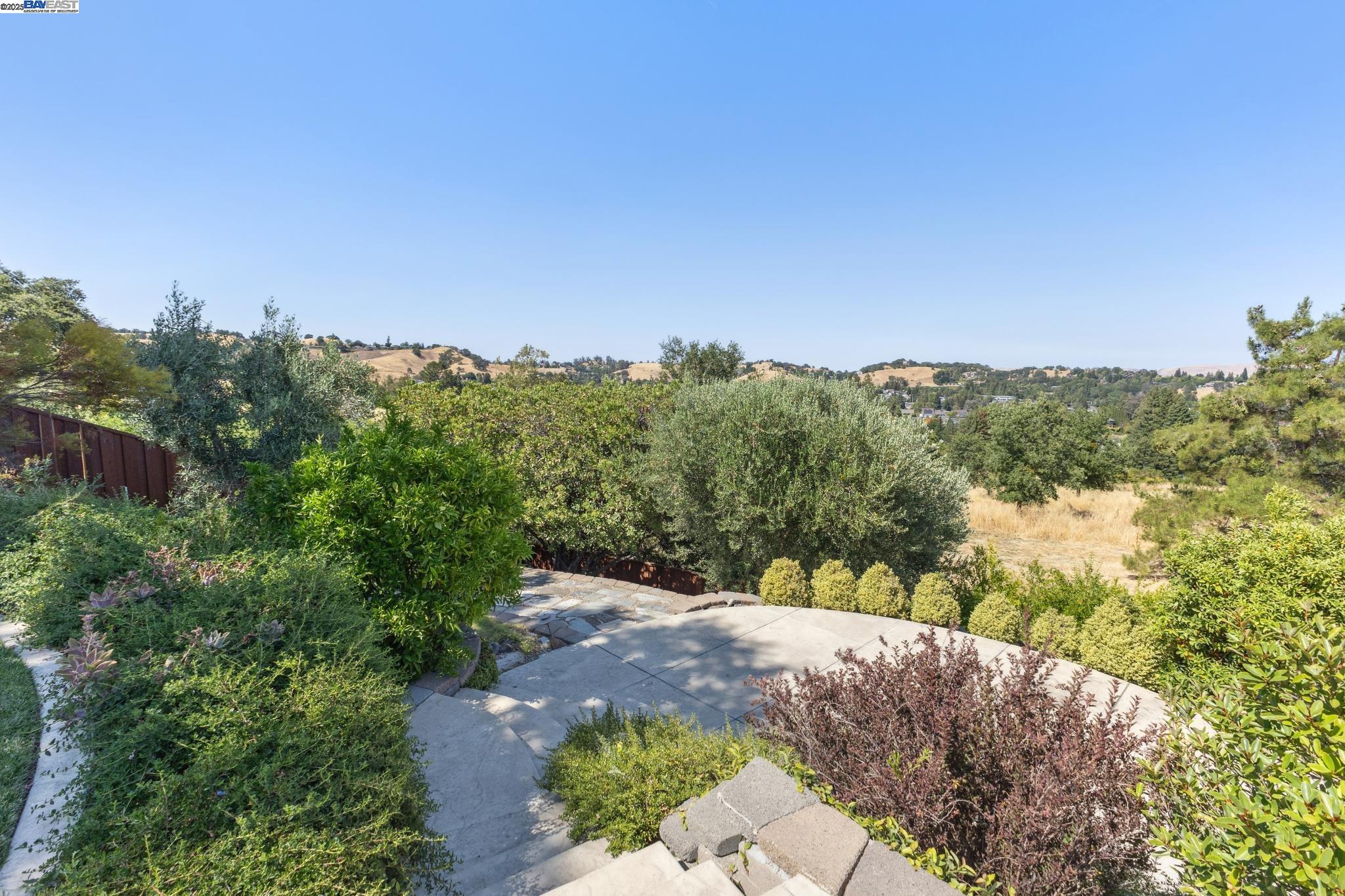 2452 Cherry Hills Dr.
