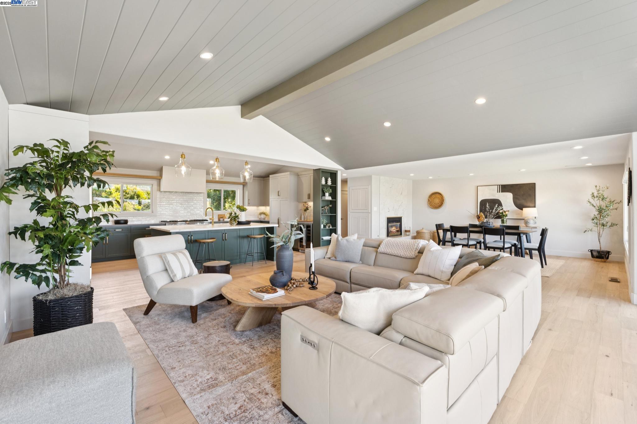 2452 Cherry Hills Dr.