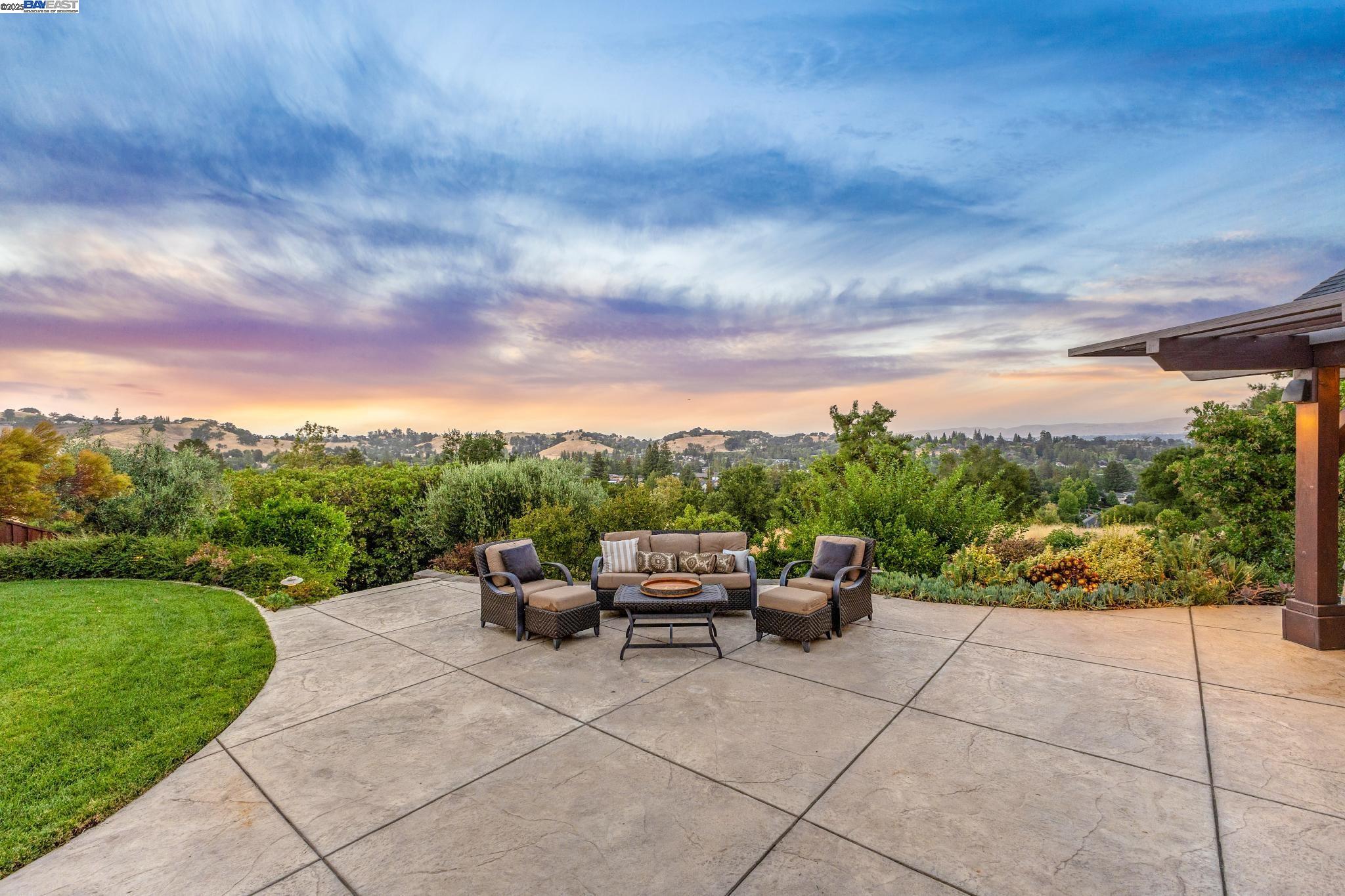 2452 Cherry Hills Dr.