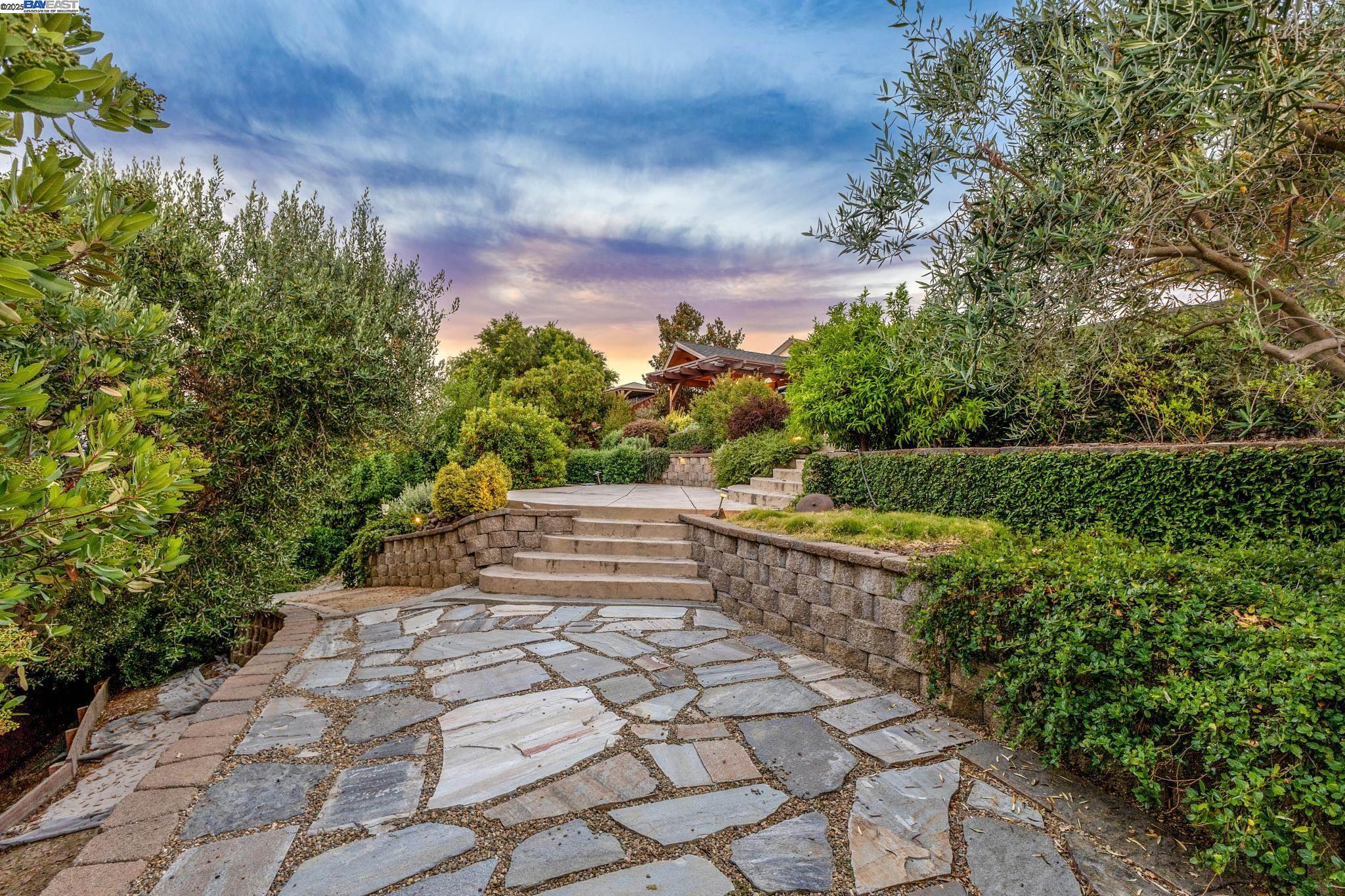 2452 Cherry Hills Dr.