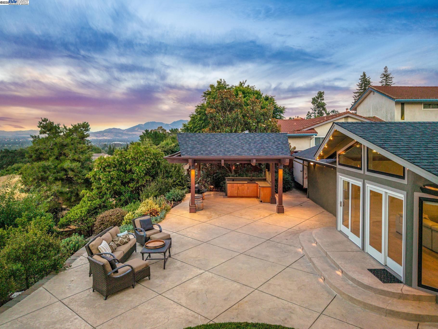 2452 Cherry Hills Dr.