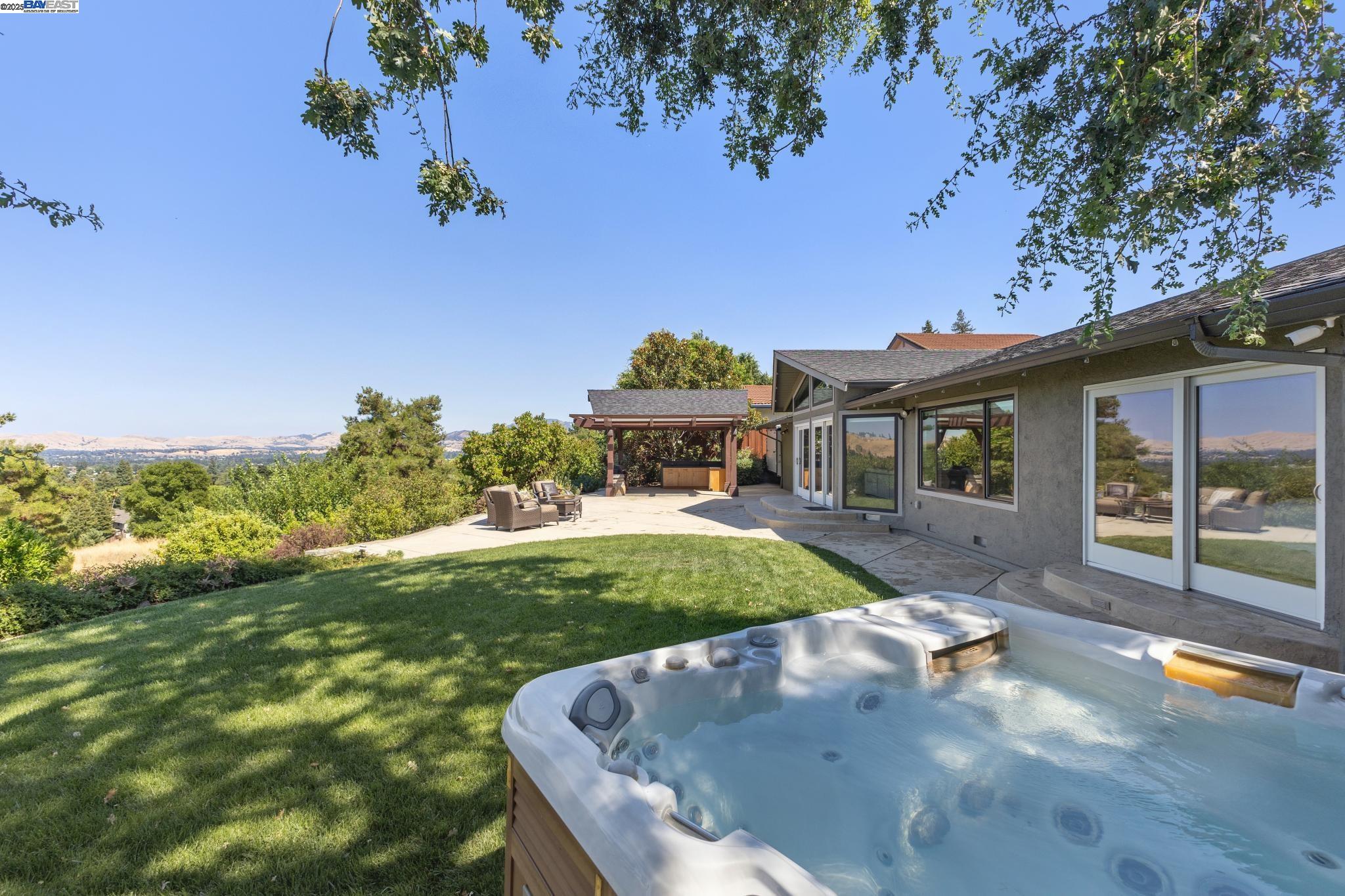 2452 Cherry Hills Dr.