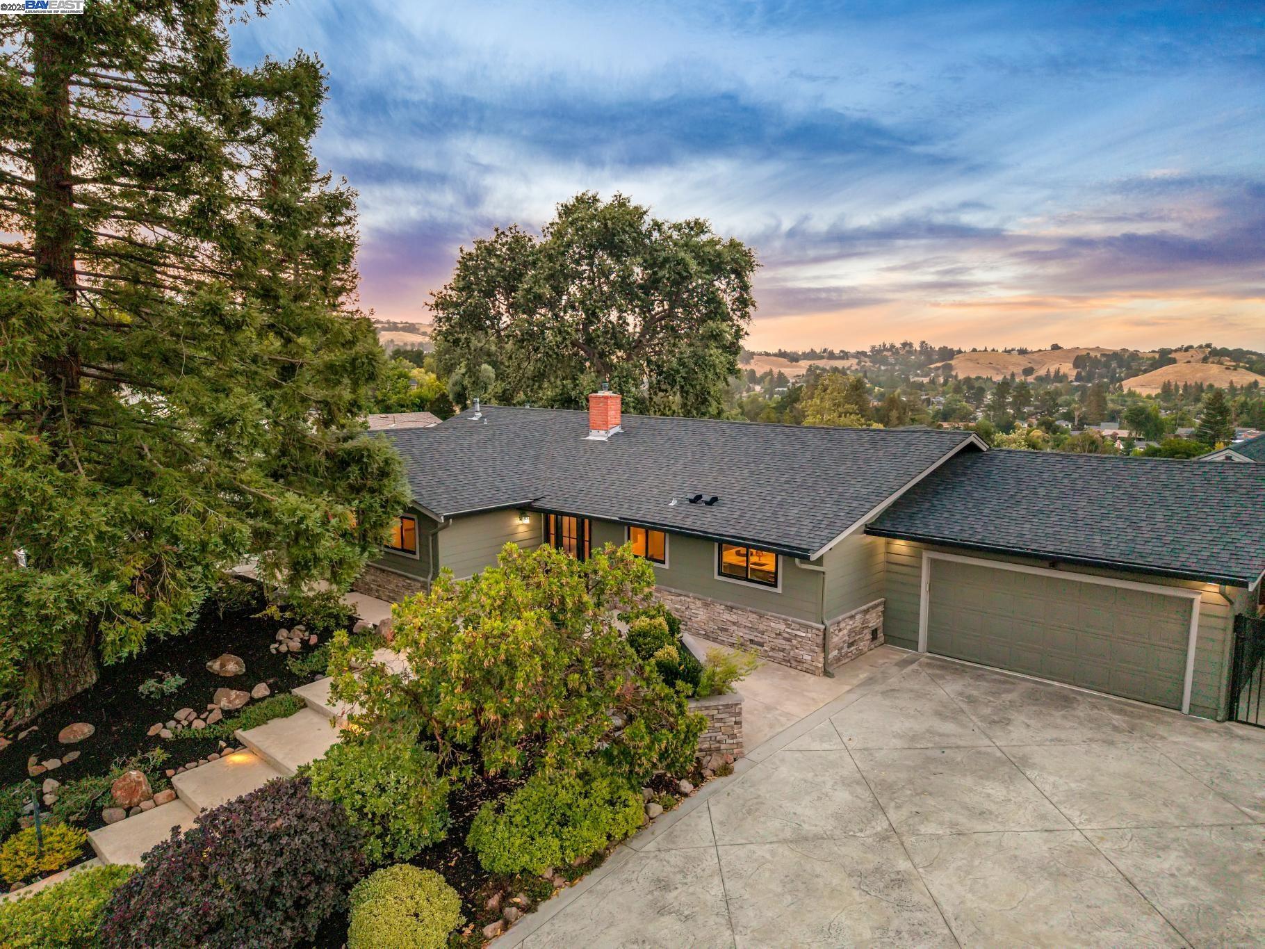 2452 Cherry Hills Dr.