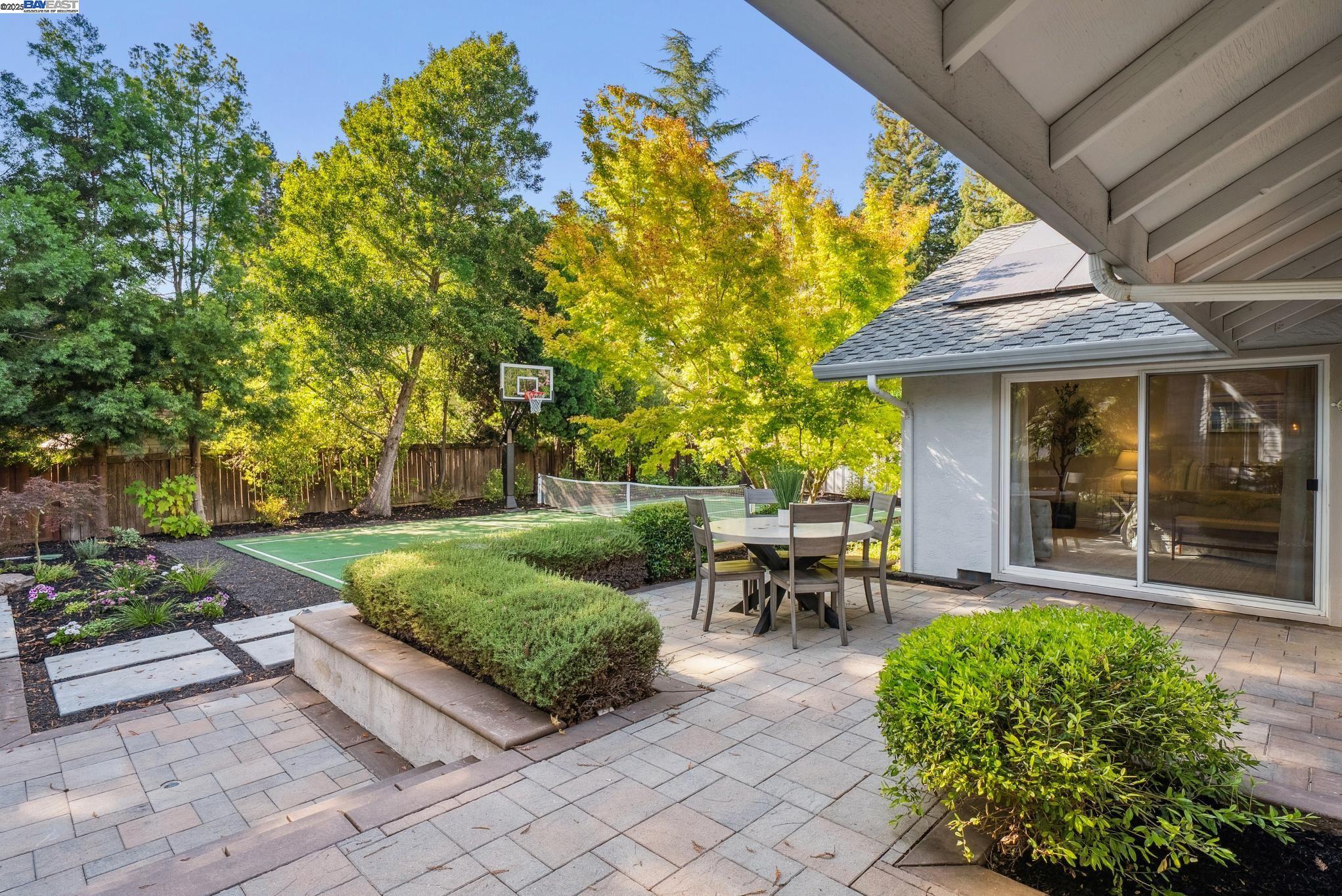 235 Saint Paul Dr