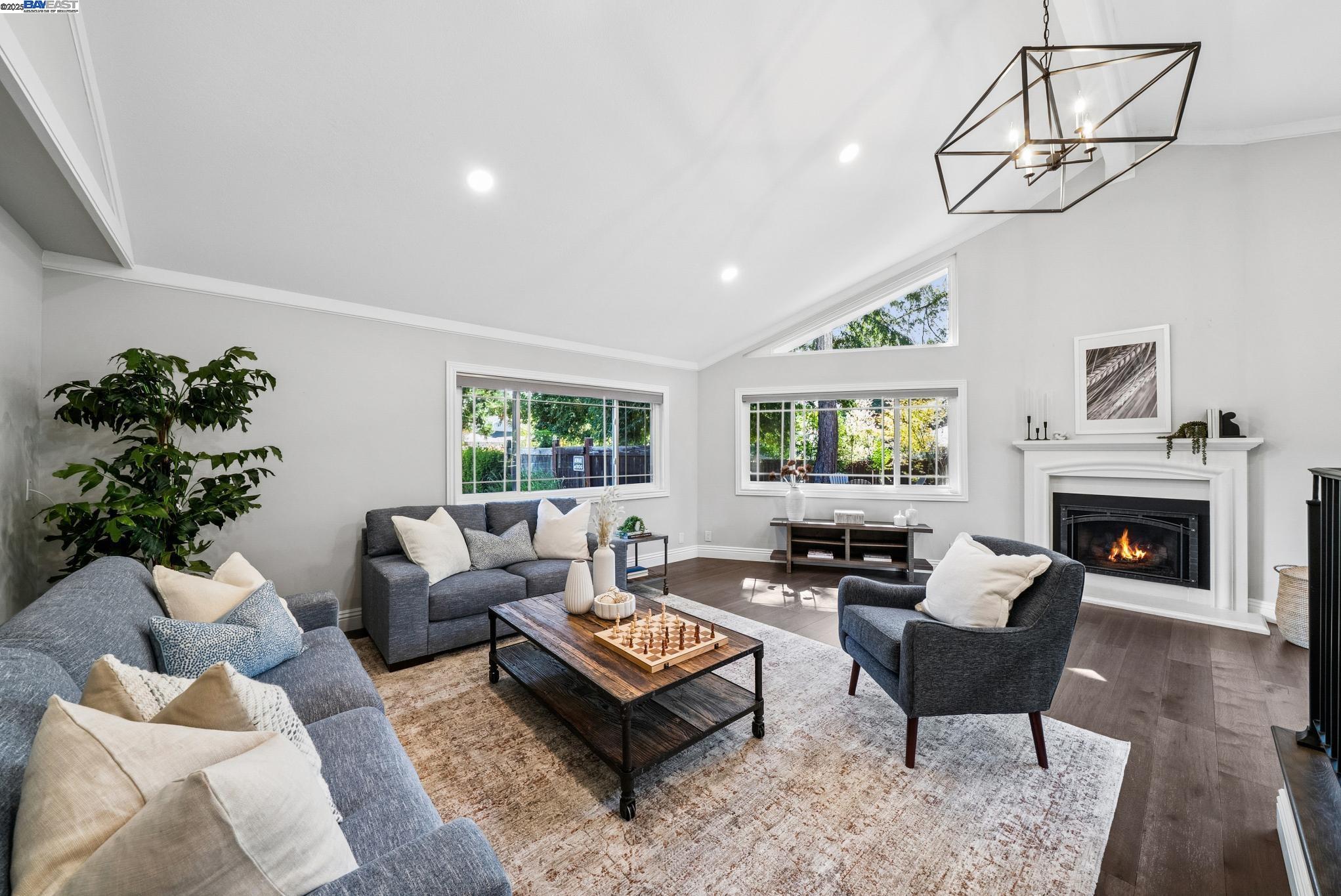 235 Saint Paul Dr