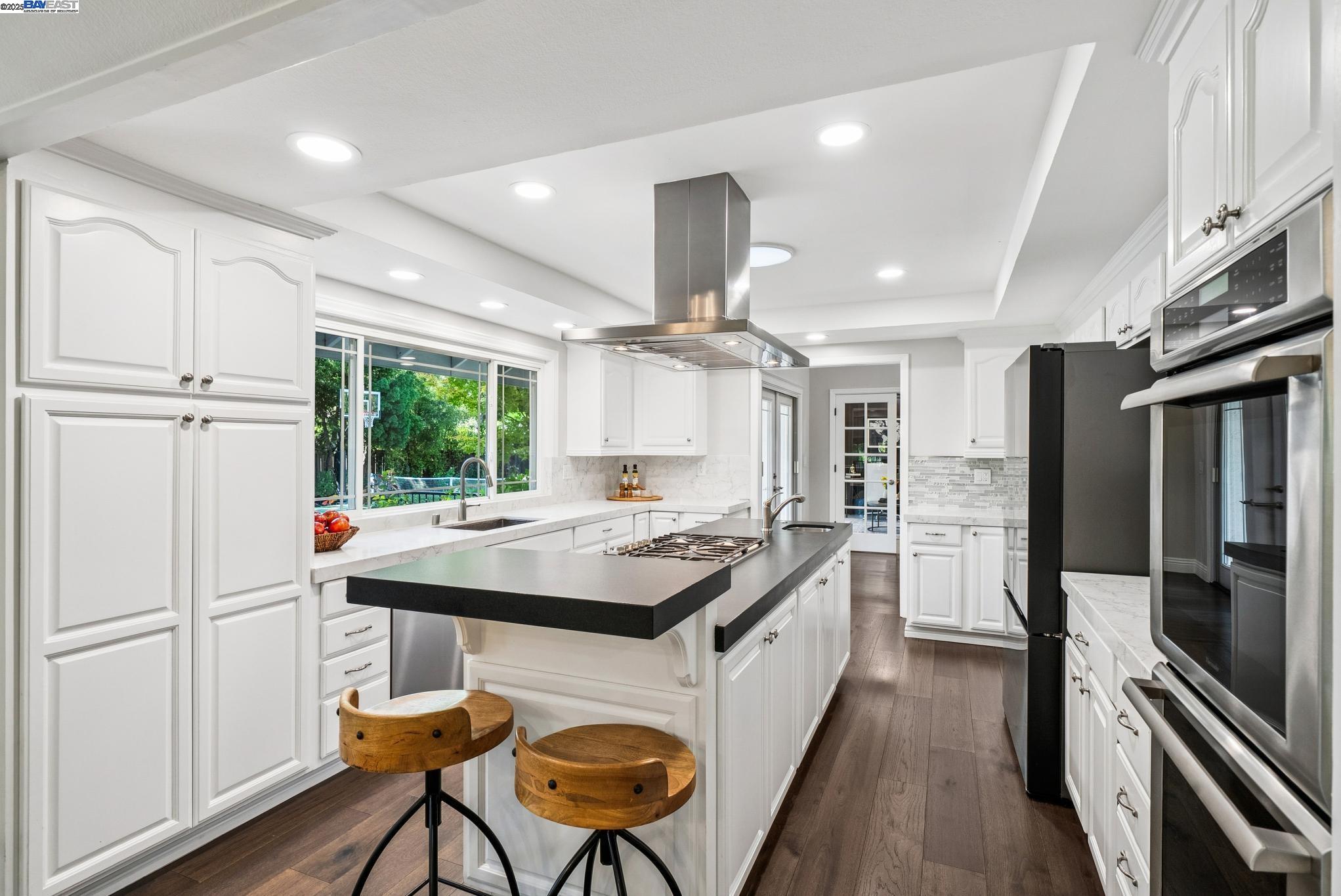 235 Saint Paul Dr